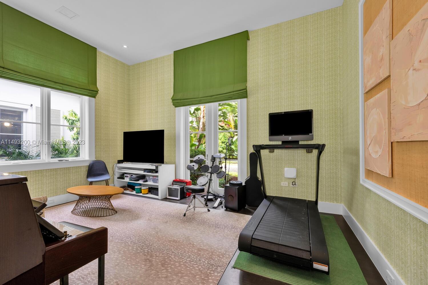 CORAL GABLES BISC BAY SEC - Residential