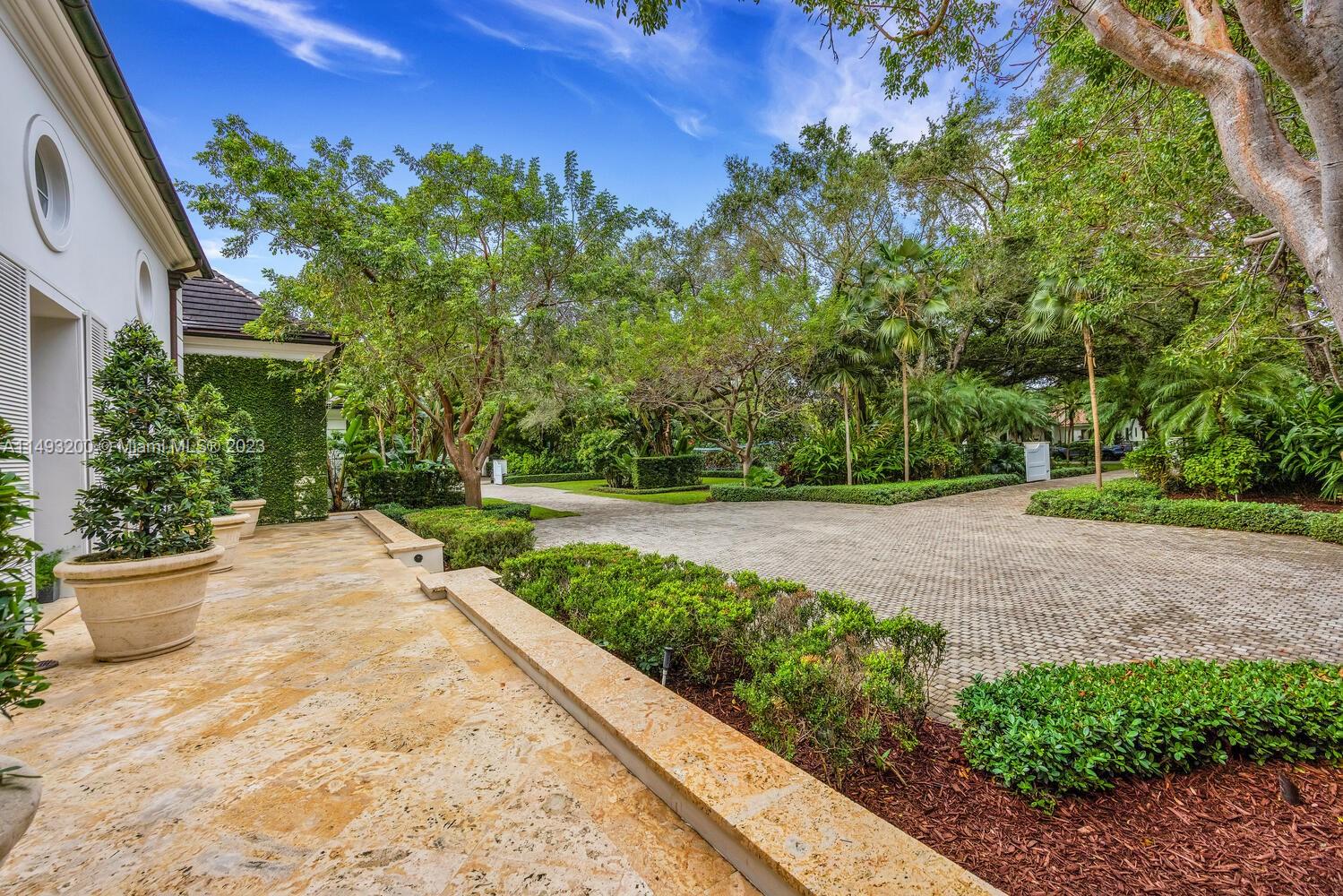 CORAL GABLES BISC BAY SEC - Residential