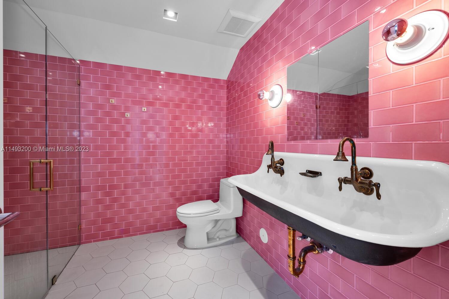 CORAL GABLES BISC BAY SEC - Residential