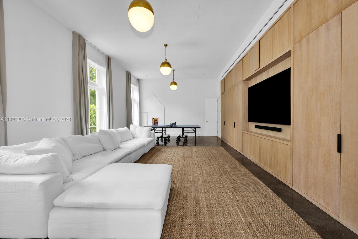 CORAL GABLES BISC BAY SEC - Residential