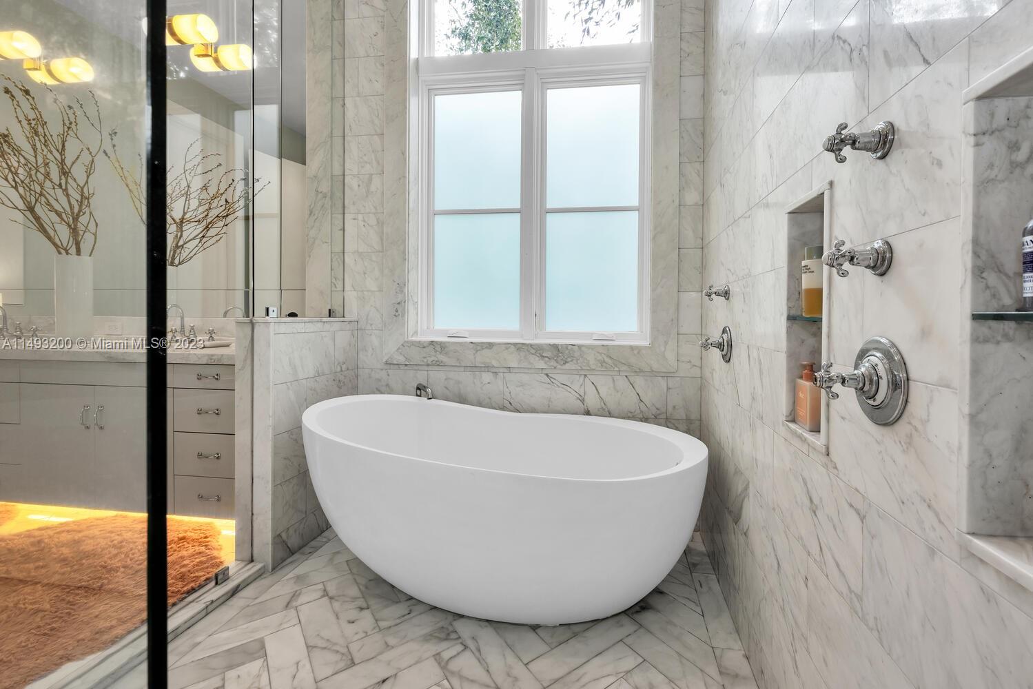 CORAL GABLES BISC BAY SEC - Residential