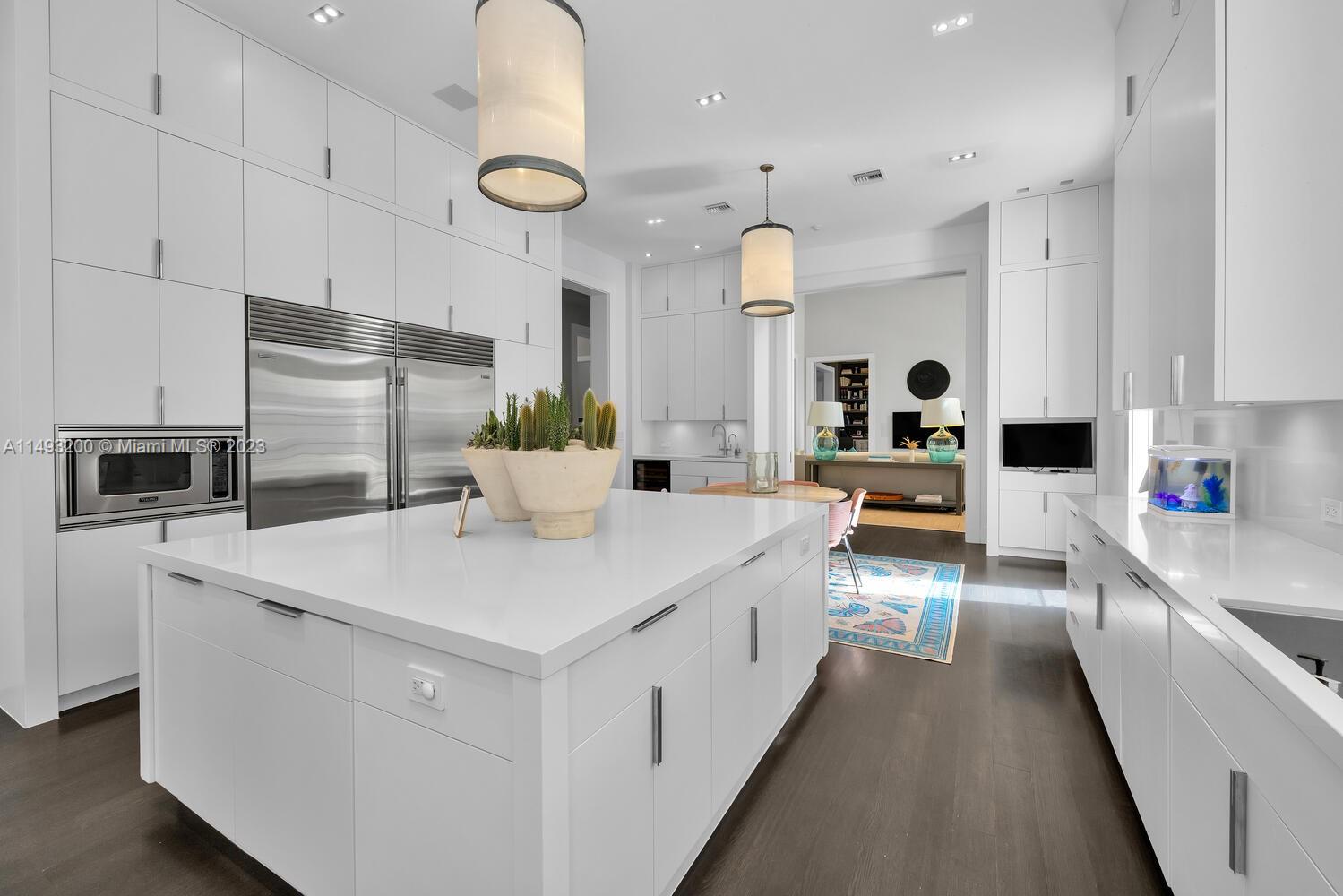 CORAL GABLES BISC BAY SEC - Residential