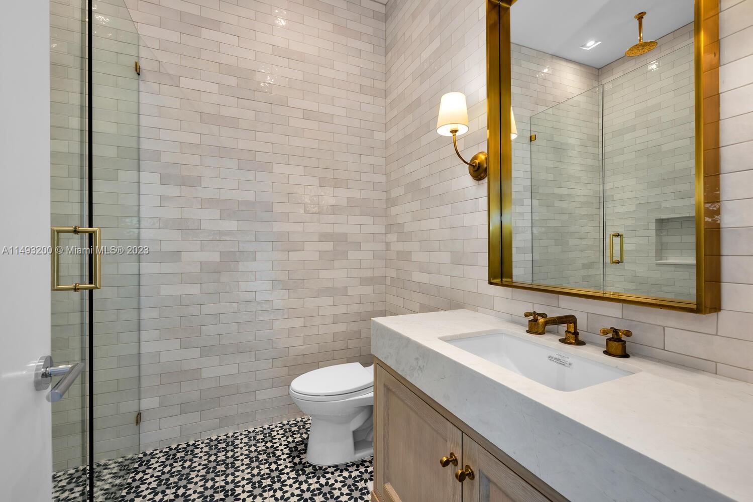 CORAL GABLES BISC BAY SEC - Residential