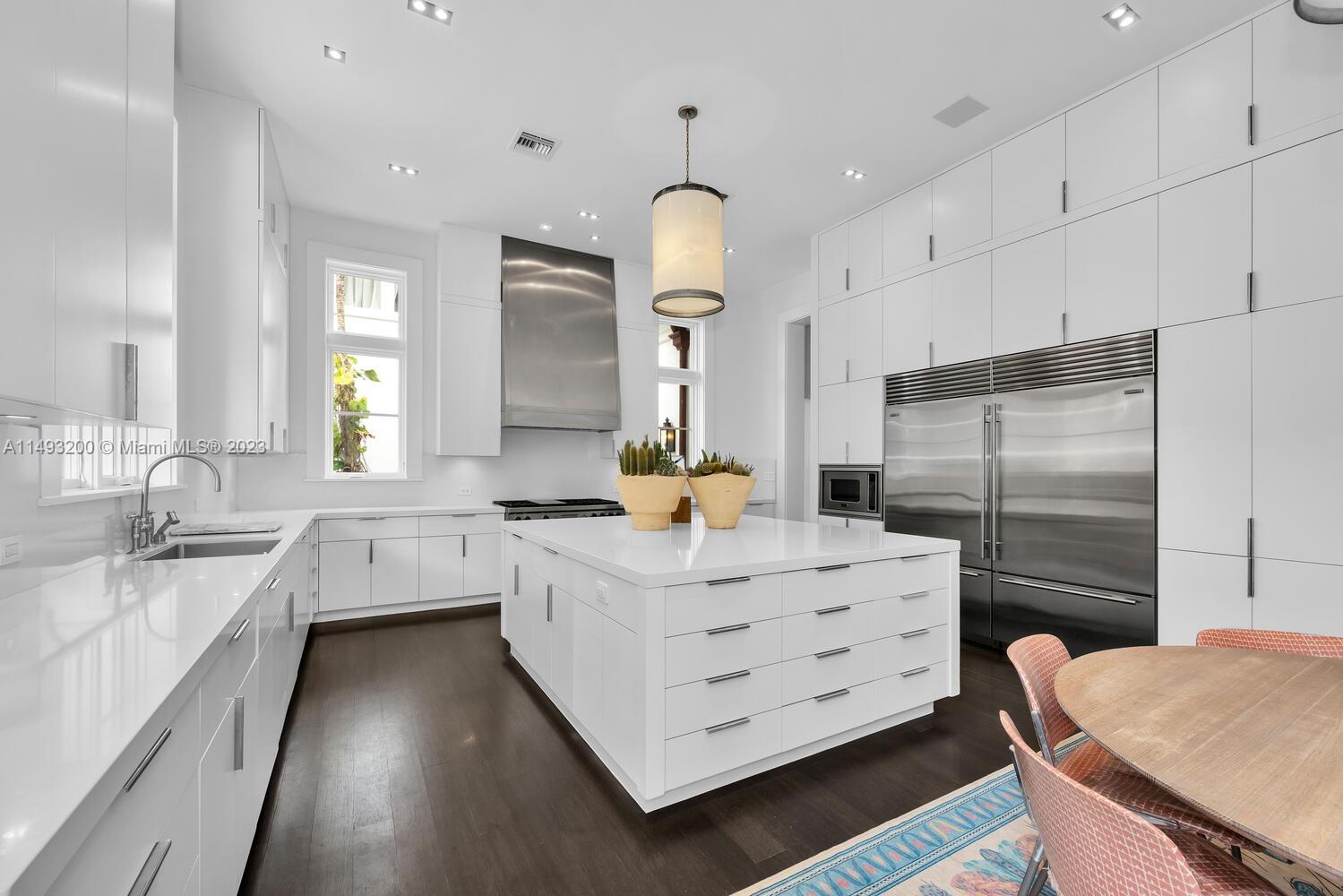 CORAL GABLES BISC BAY SEC - Residential