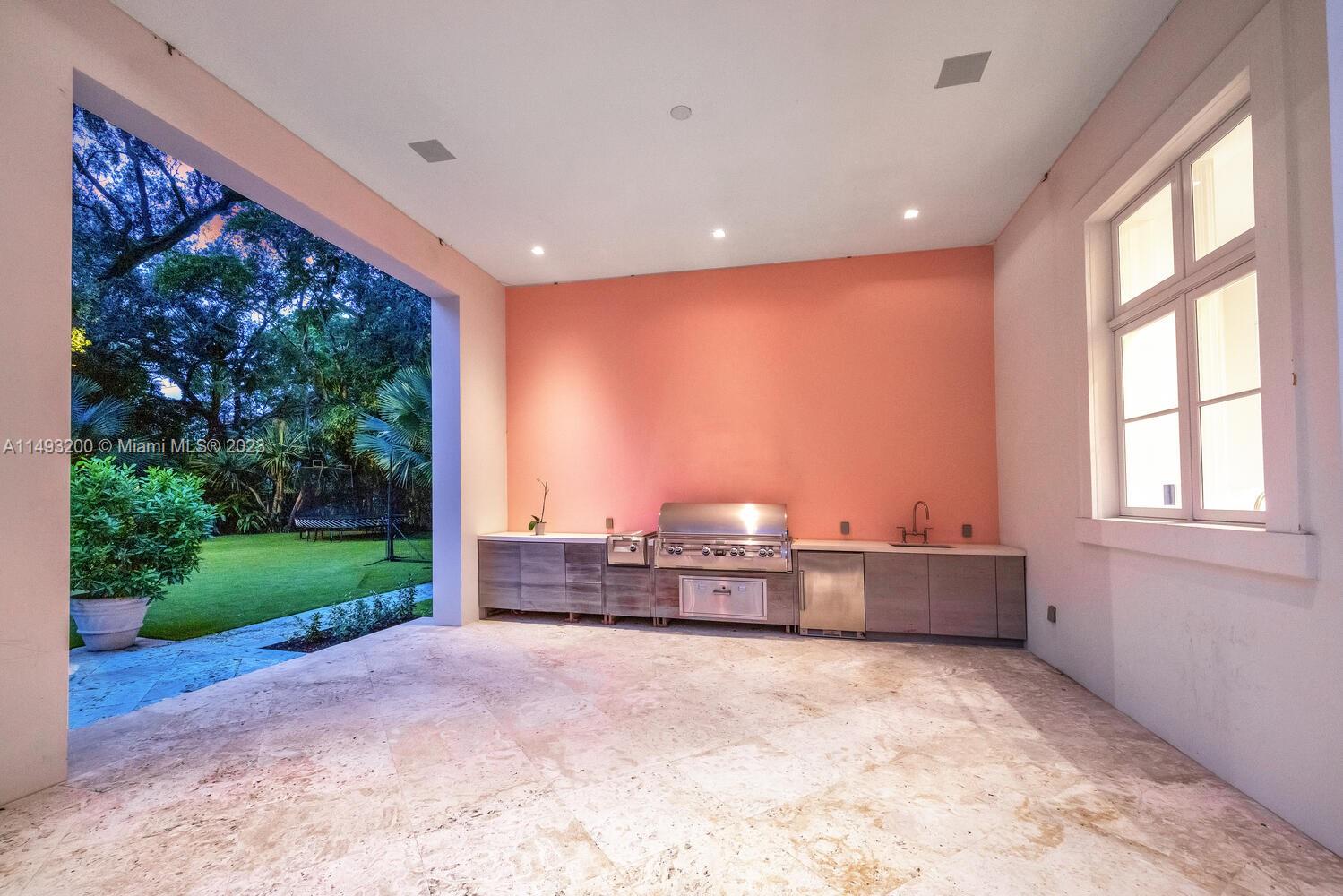 CORAL GABLES BISC BAY SEC - Residential