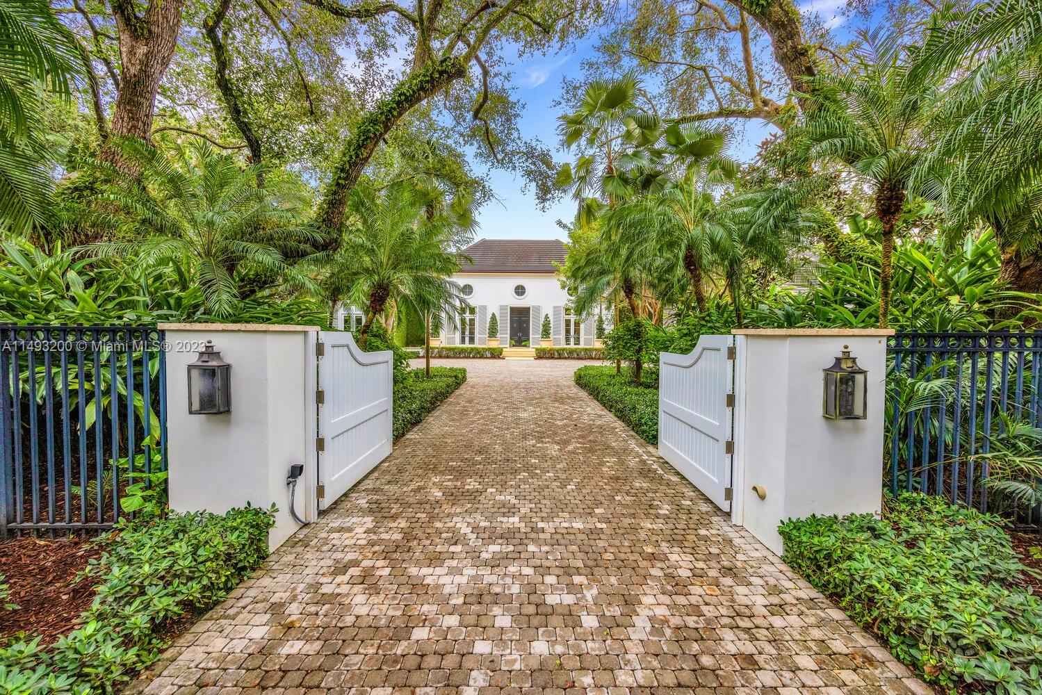 CORAL GABLES BISC BAY SEC - Residential