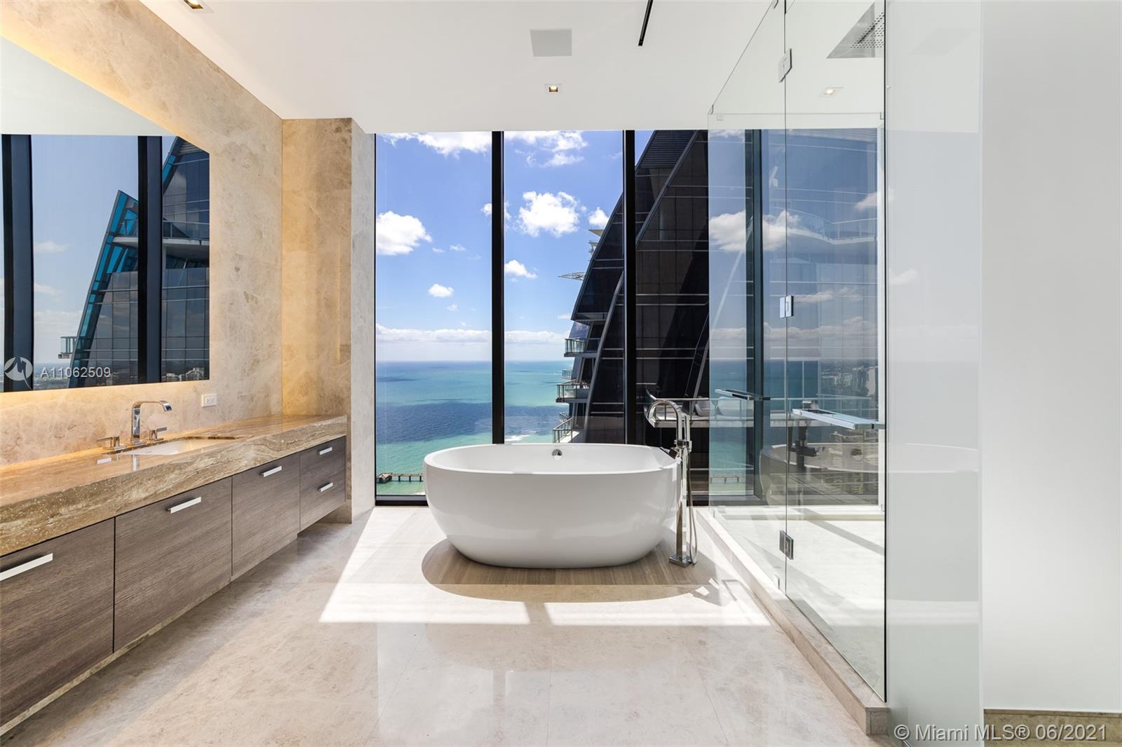 MUSE CONDO - Residential