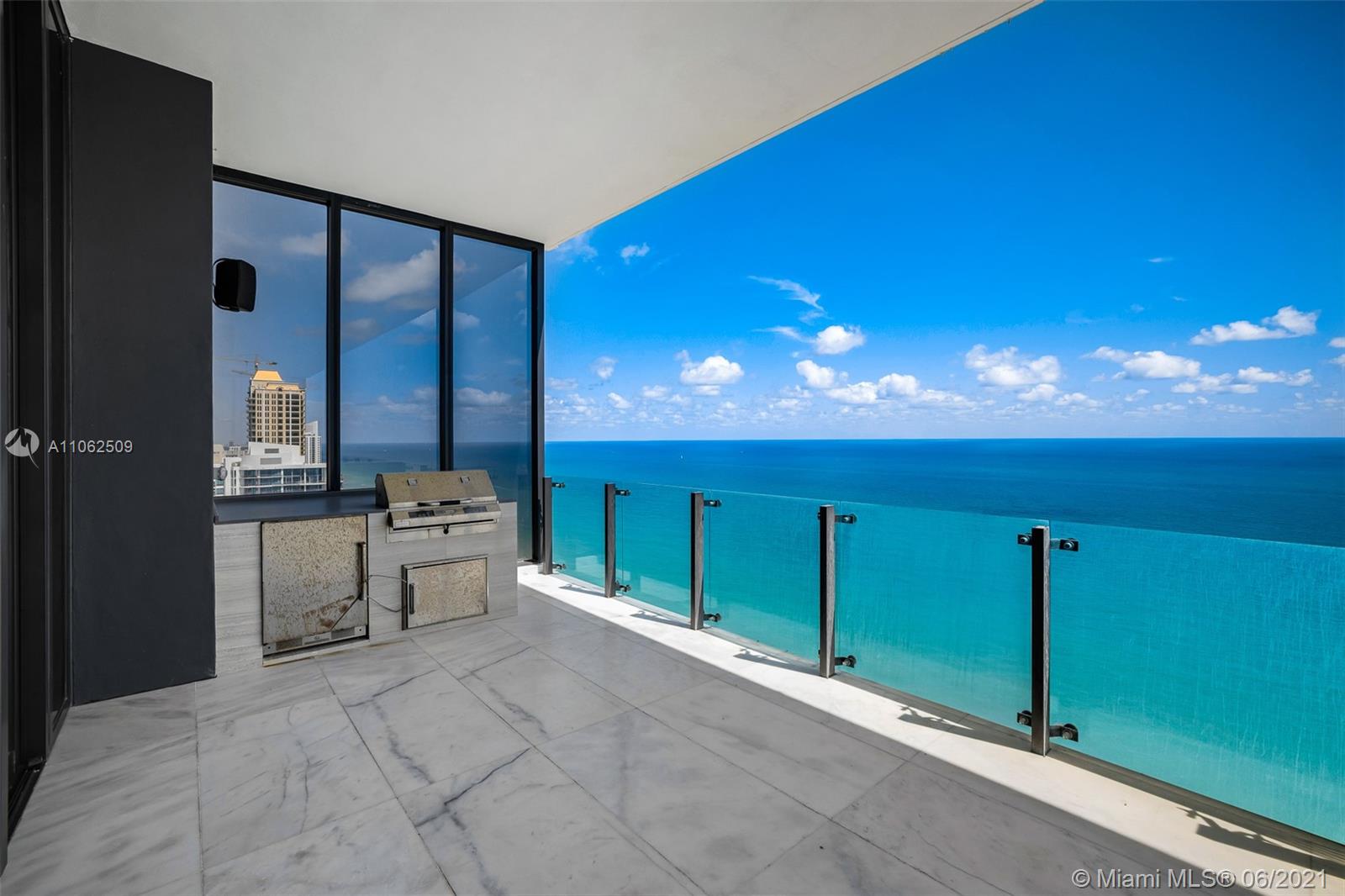 MUSE CONDO - Residential