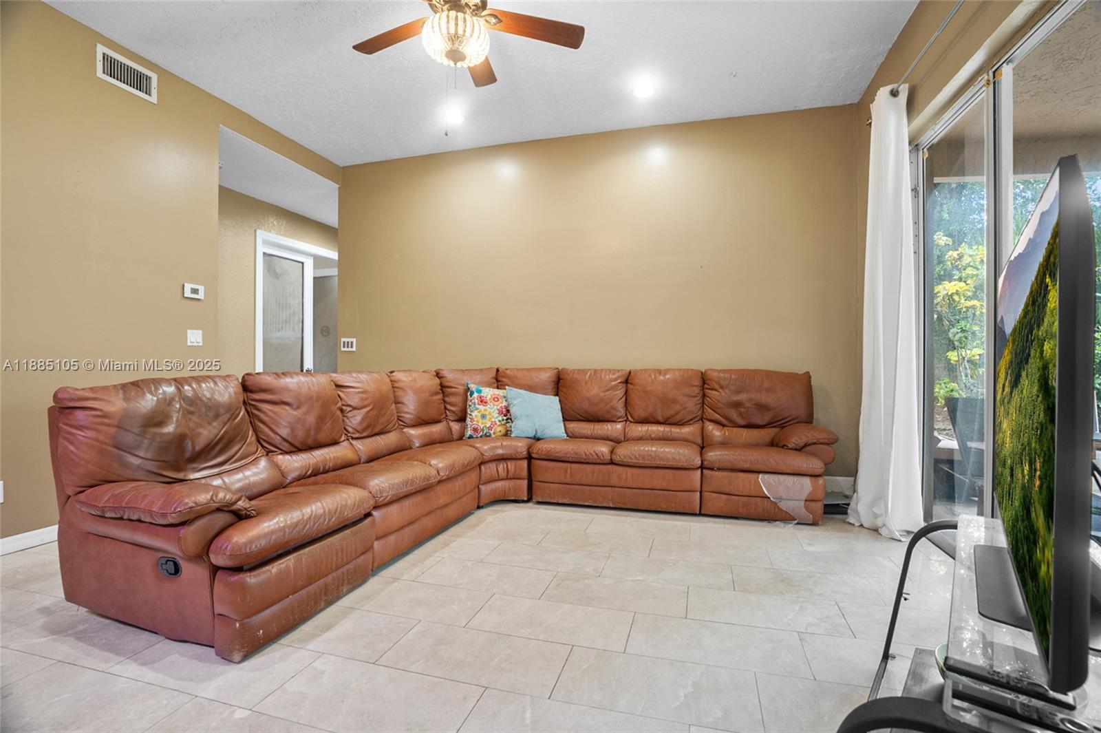 WOODSIDE ESTATES - Residential