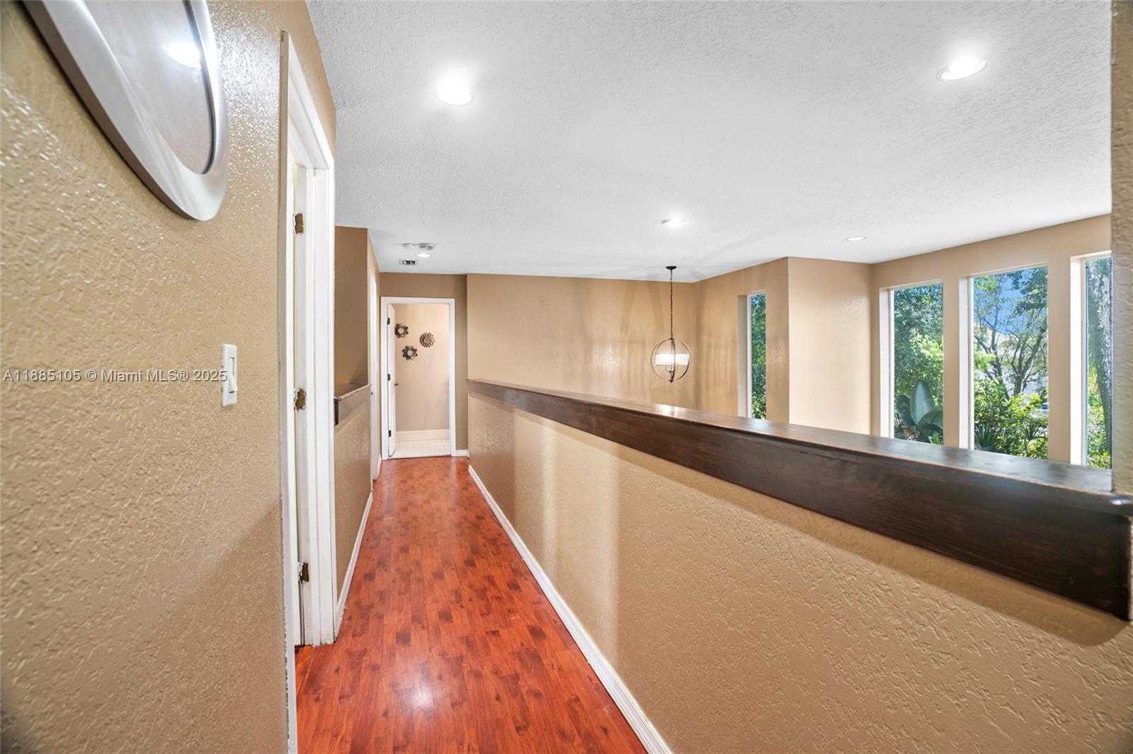 WOODSIDE ESTATES - Residential