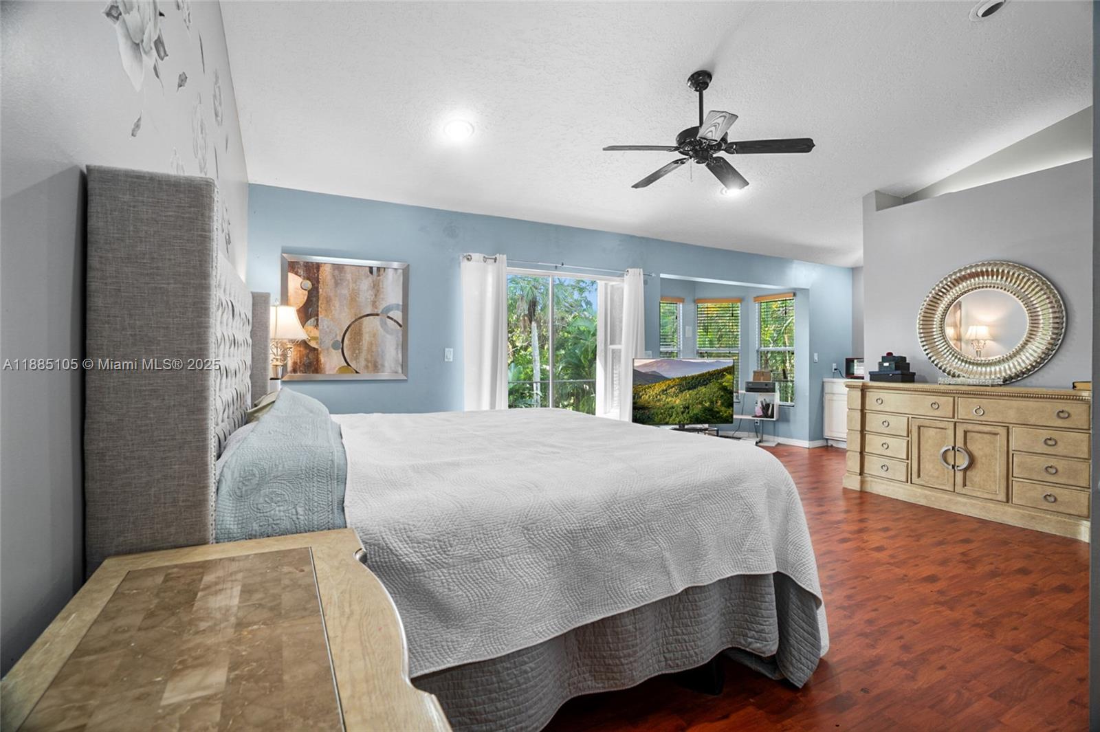 WOODSIDE ESTATES - Residential