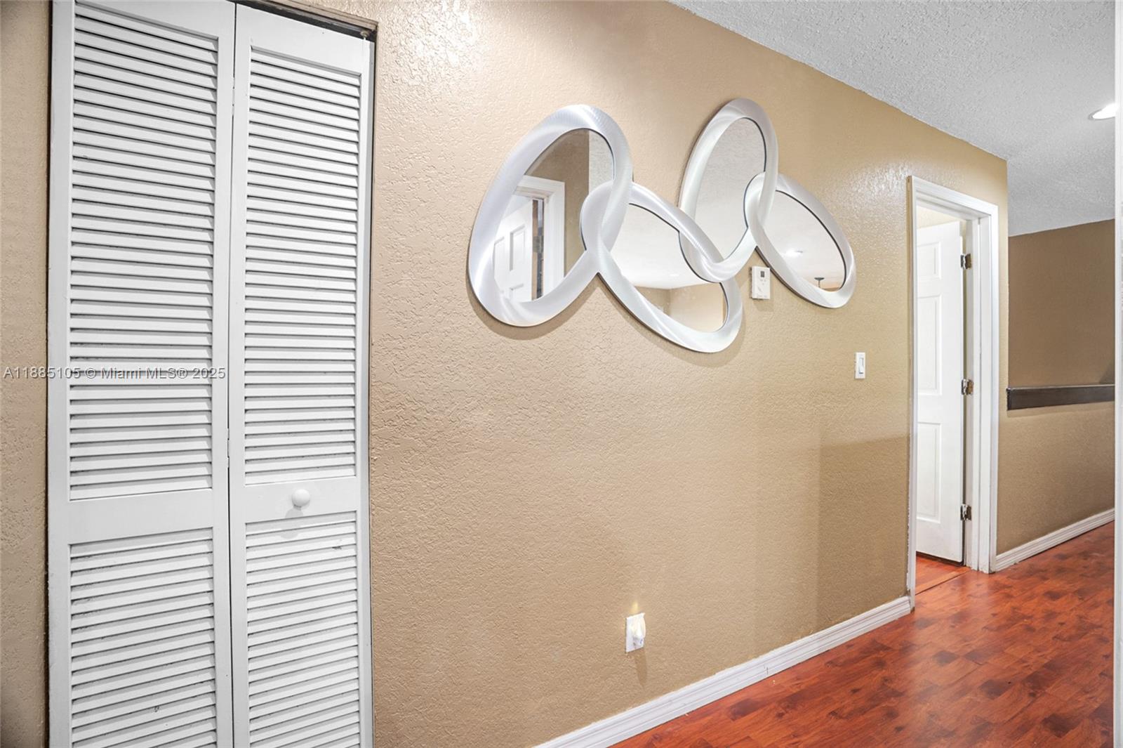 WOODSIDE ESTATES - Residential