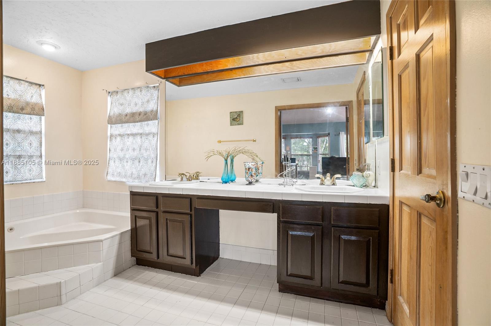 WOODSIDE ESTATES - Residential