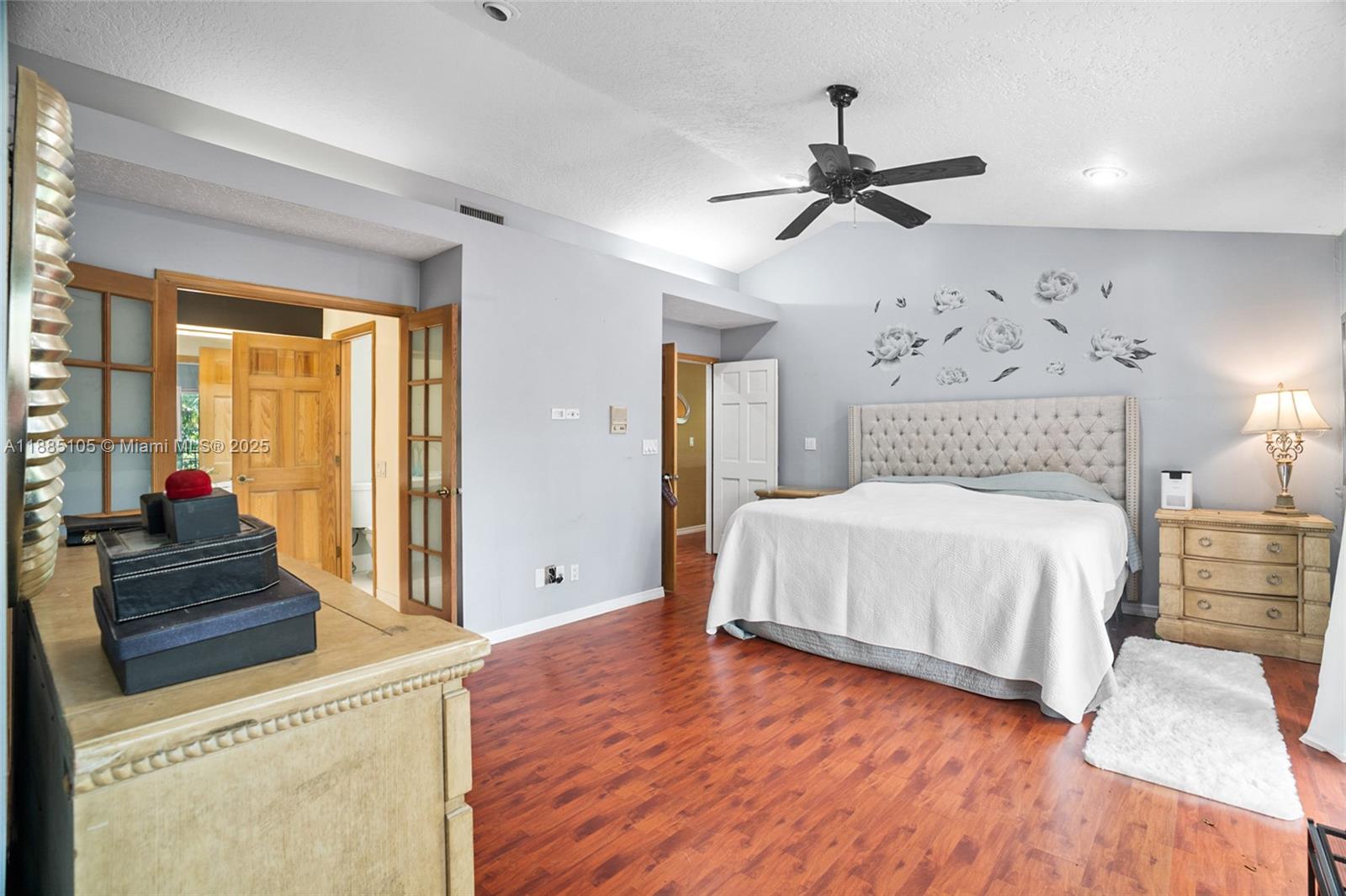 WOODSIDE ESTATES - Residential