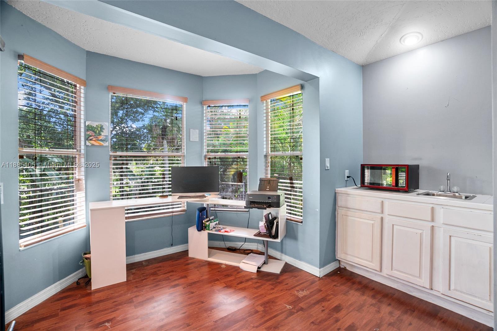 WOODSIDE ESTATES - Residential