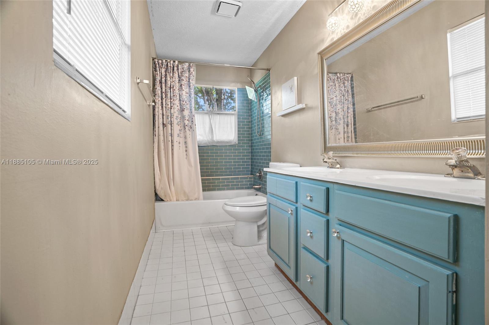 WOODSIDE ESTATES - Residential