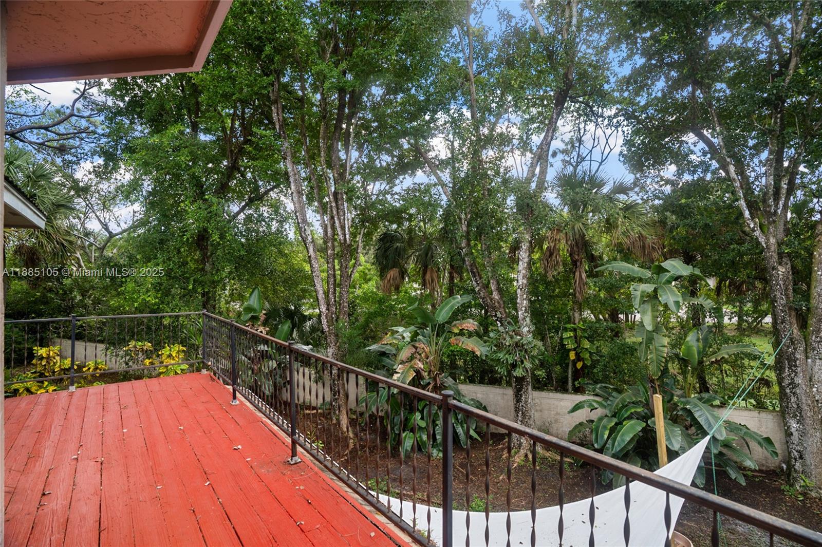 WOODSIDE ESTATES - Residential