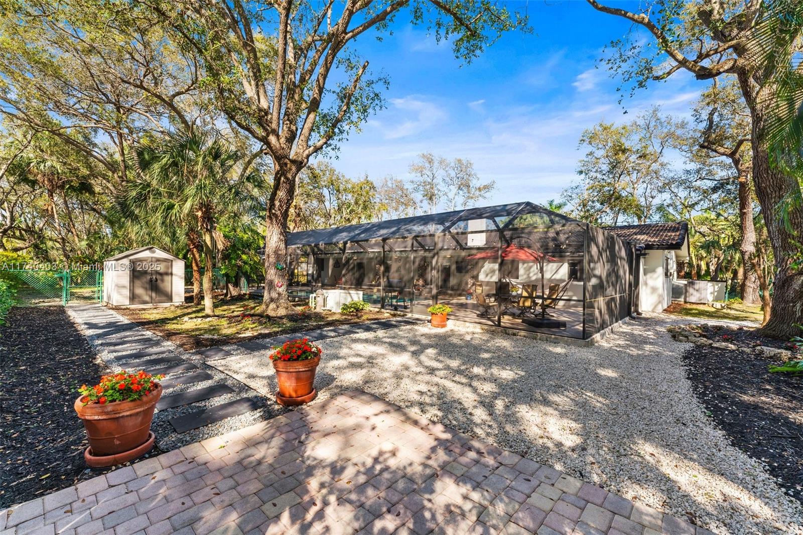 THE OAKS - Residential
