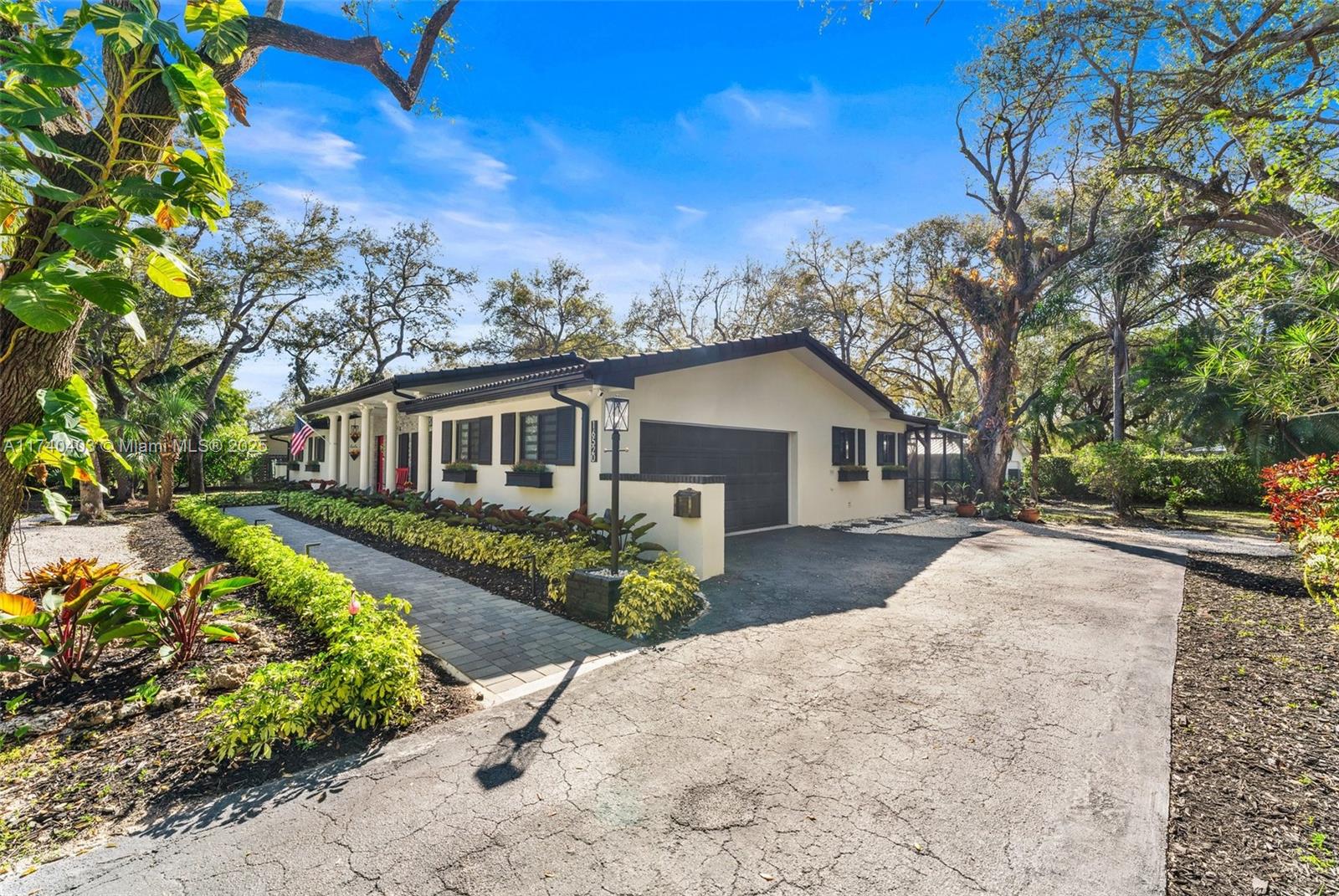 THE OAKS - Residential