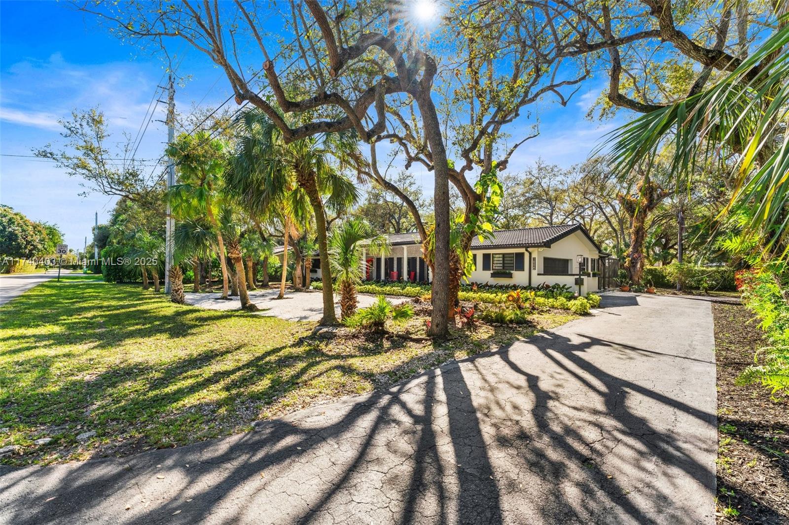 THE OAKS - Residential