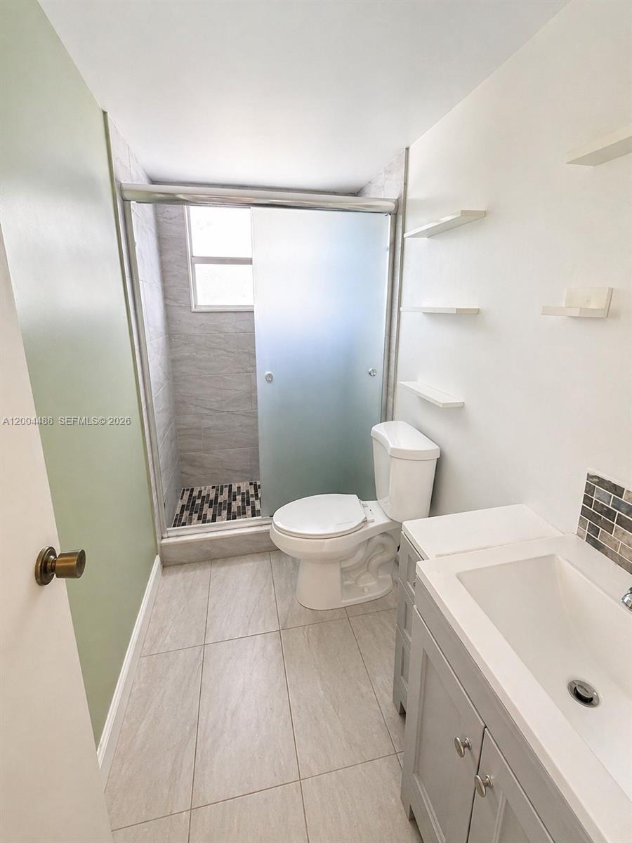 8421 Lagos De Campo Blvd 301T