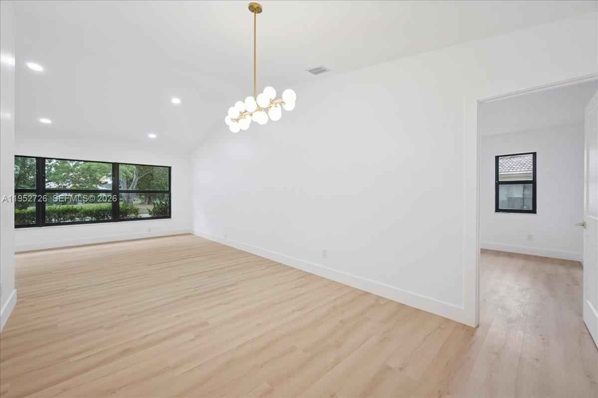 OAK WOOD - Residential