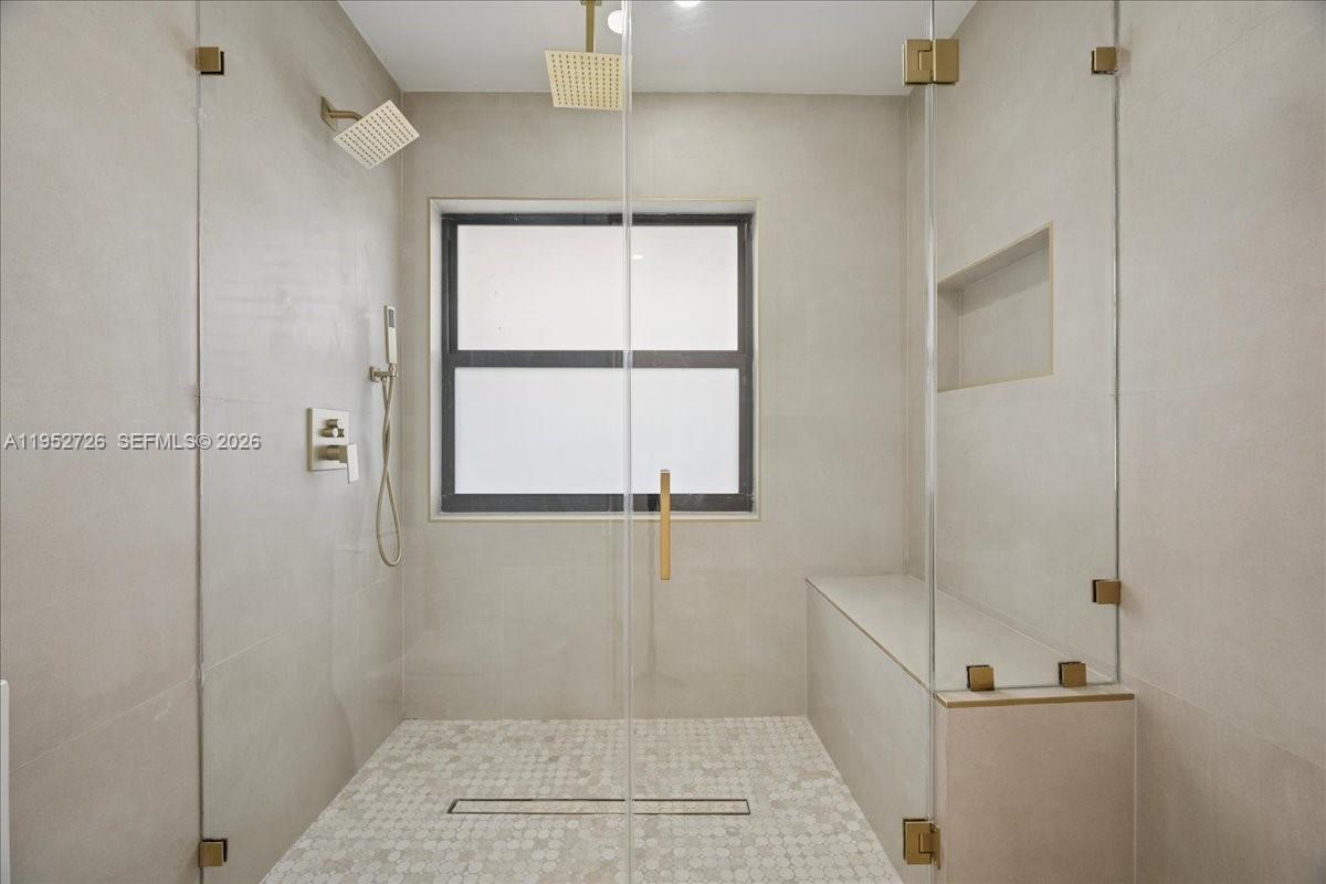 OAK WOOD - Residential