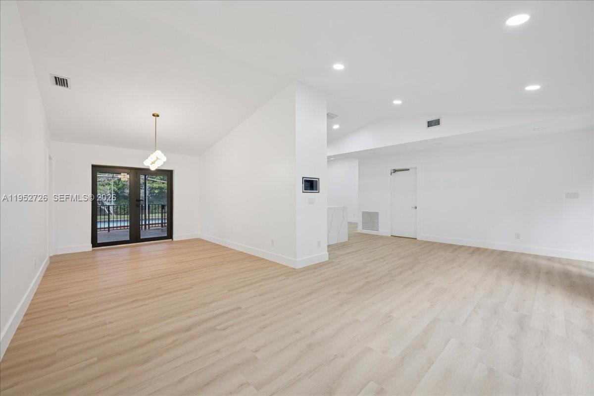 OAK WOOD - Residential