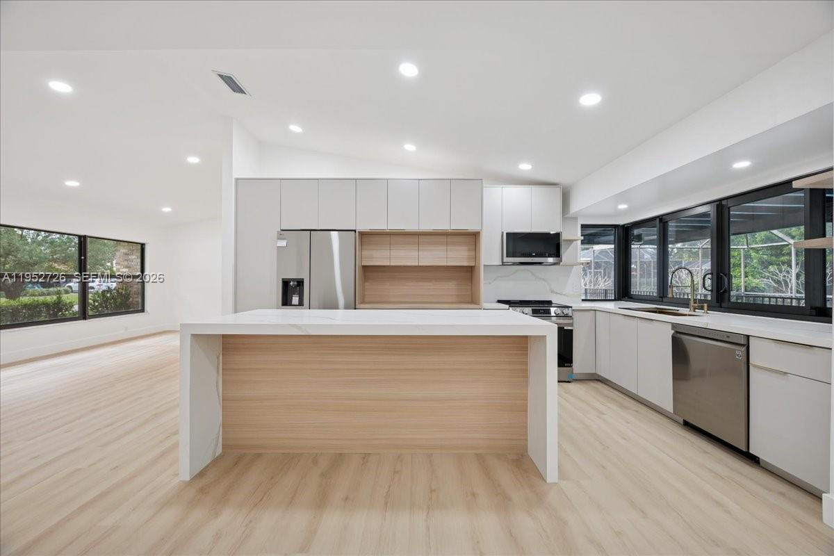 OAK WOOD - Residential