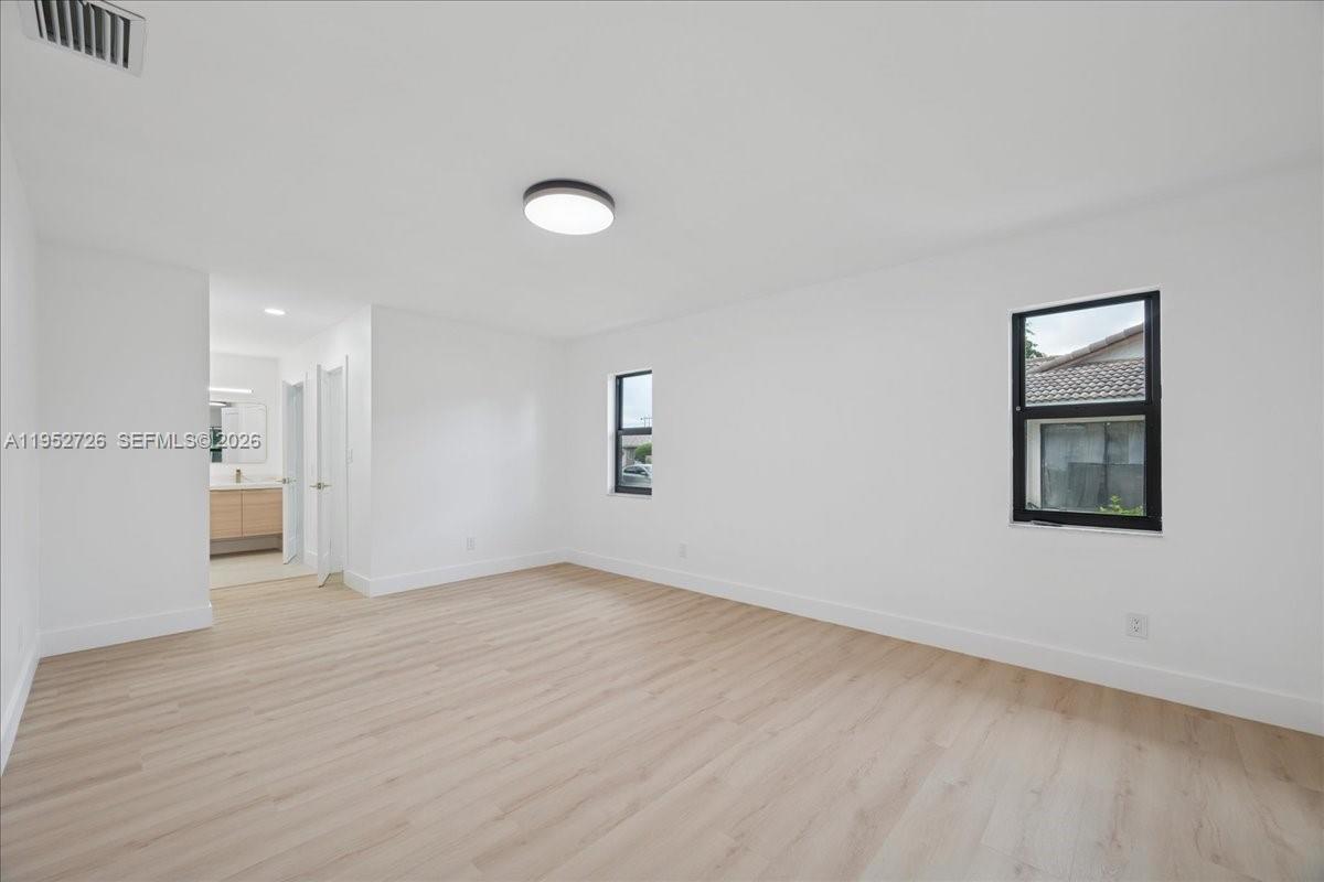 OAK WOOD - Residential