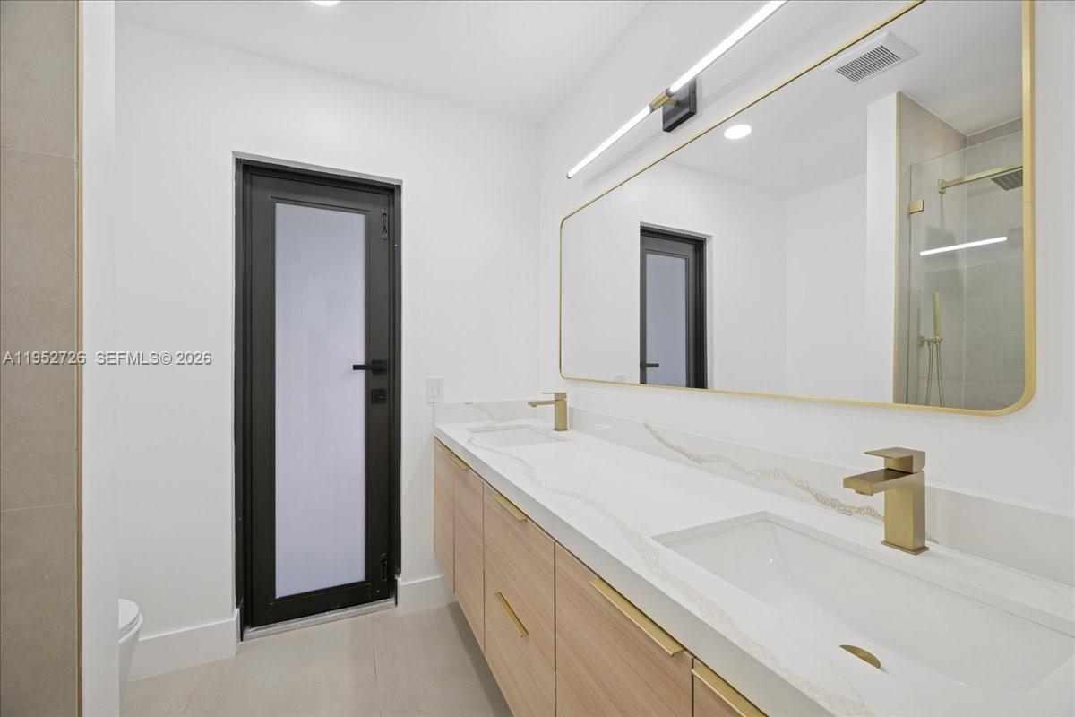 OAK WOOD - Residential