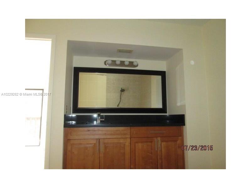 Snapper Village Condo Ph - Residential Lease