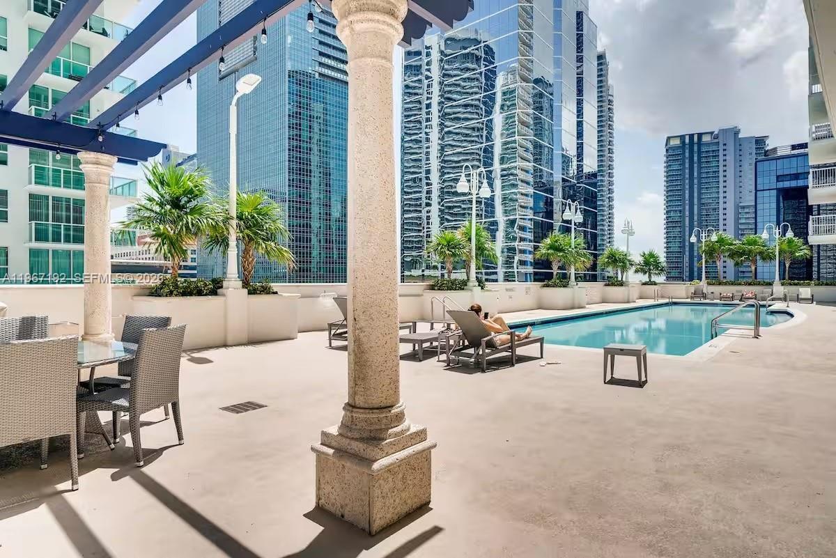 THE CLUB AT BRICKELL BAY - Residential