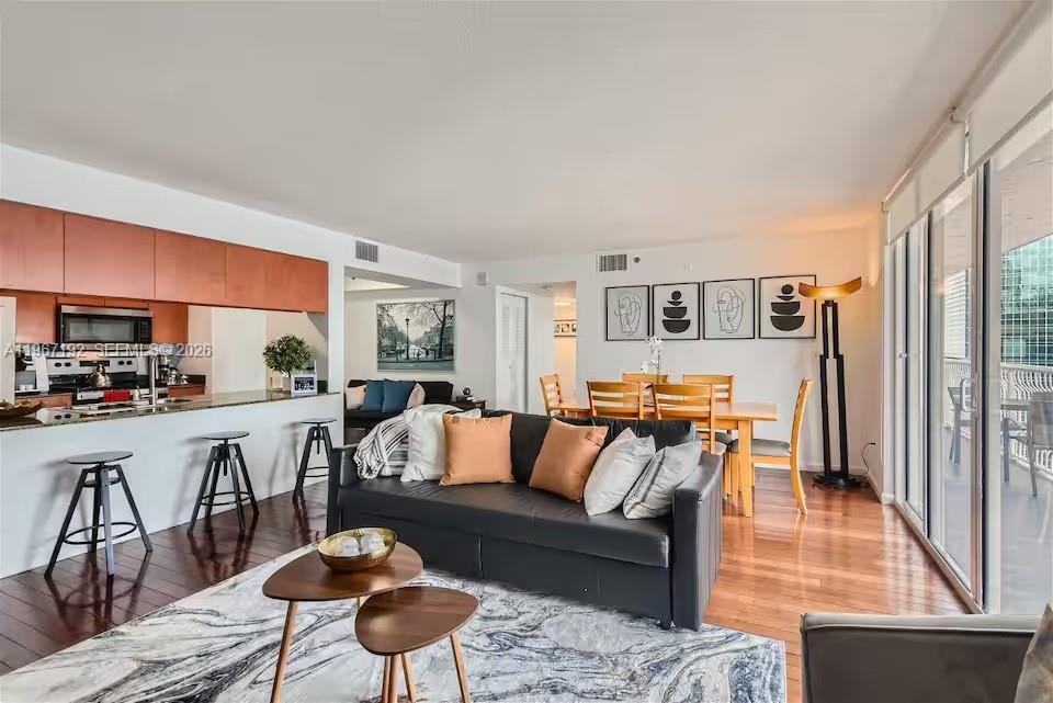 1200 Brickell Bay Dr 3923