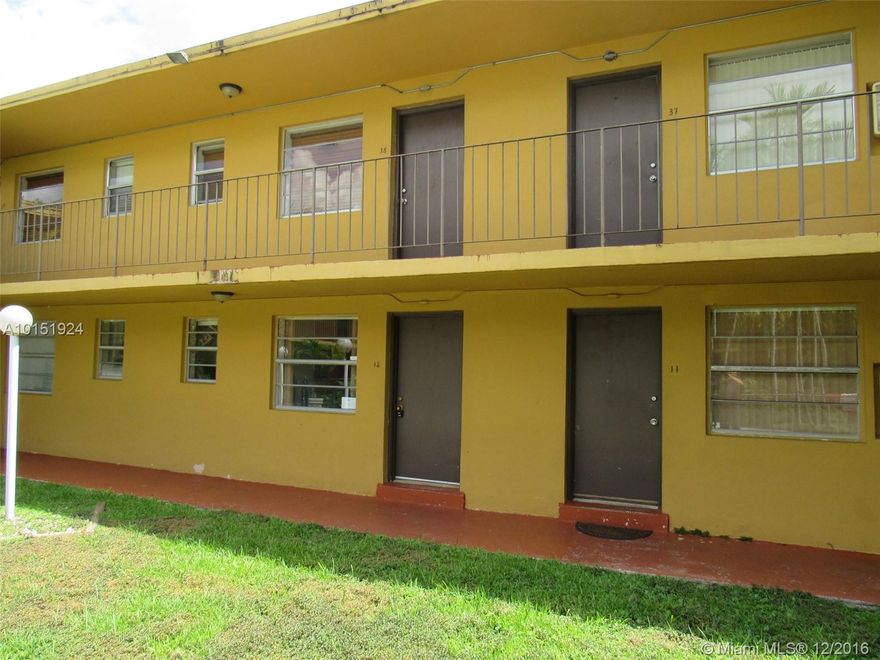 Well maintained unit in the very desirable Westchester area. Near to FIU, Hospital, majors highways. Spacious 1 bedroom/ 1 bathroom apartment. Property features tiled floors throughout , Low Maintenance, This community has a common laundry facility and a Pool.  (First Time Buyers, complete the seller's Ready Buyer home ownership course on seller's website. Attach certificate to offer and request up to 3% closing cost assistance. Check seller's website for more details or ask me, restrictions apply.)