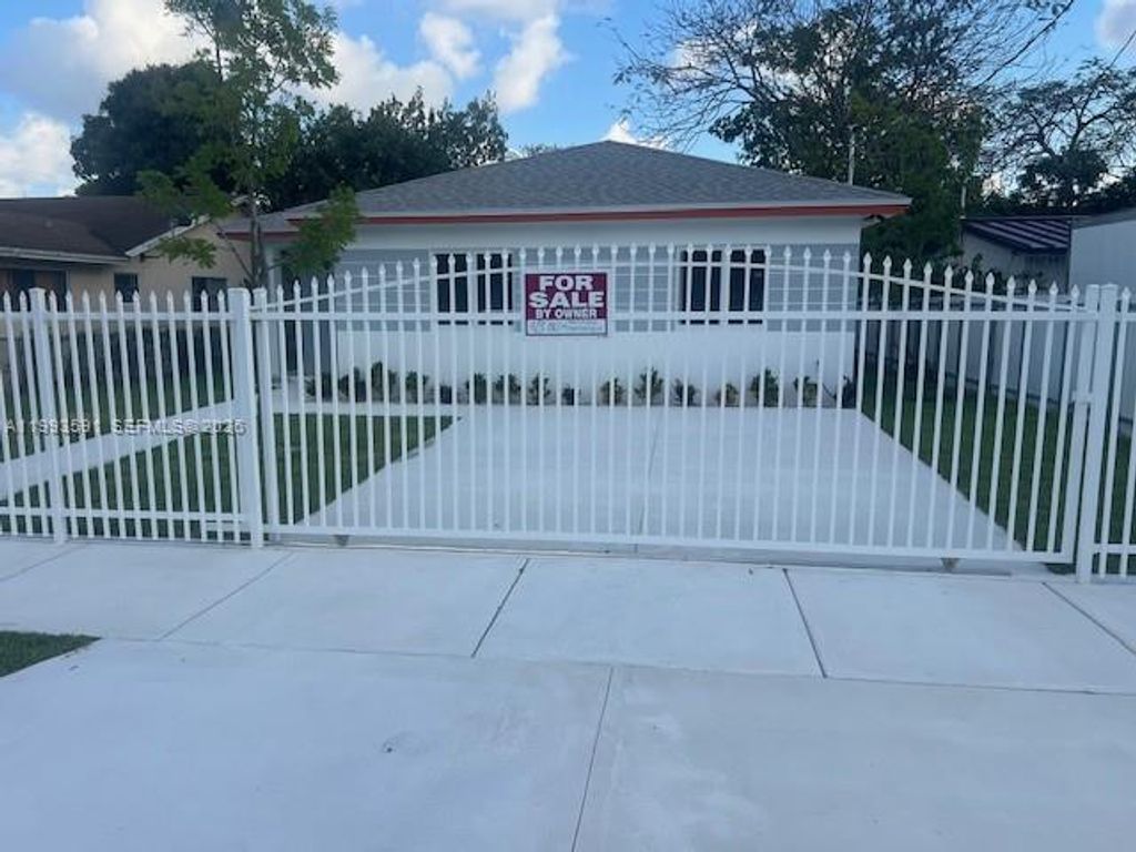 Photo of 746 NW 112th St, Miami, FL 33168 (MLS # A11993591)