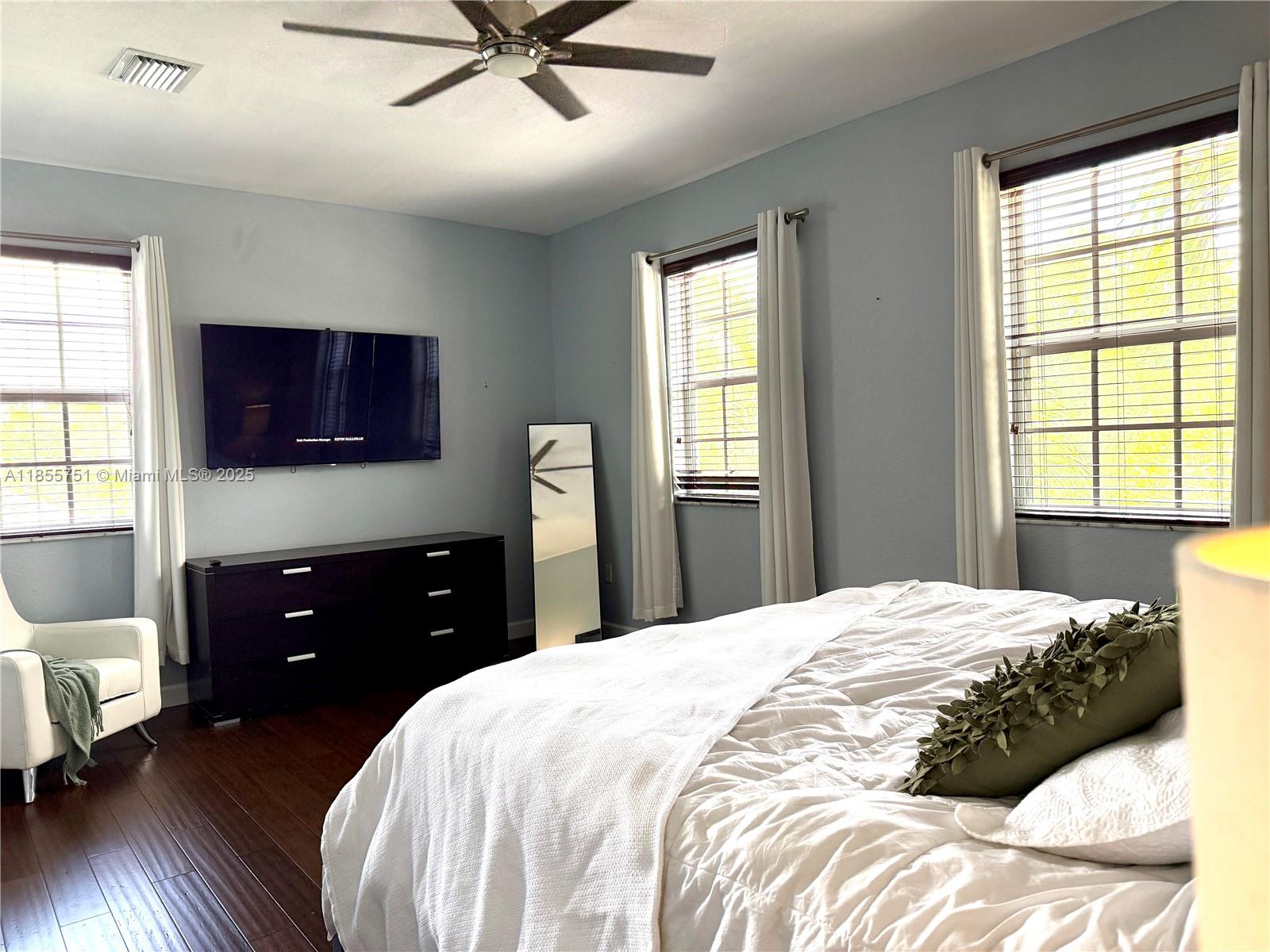 KENDALL COMMONS RESIDENTI - Residential