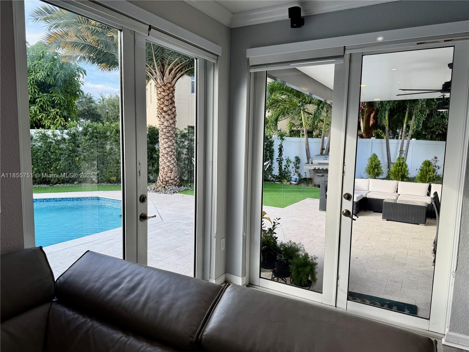 KENDALL COMMONS RESIDENTI - Residential