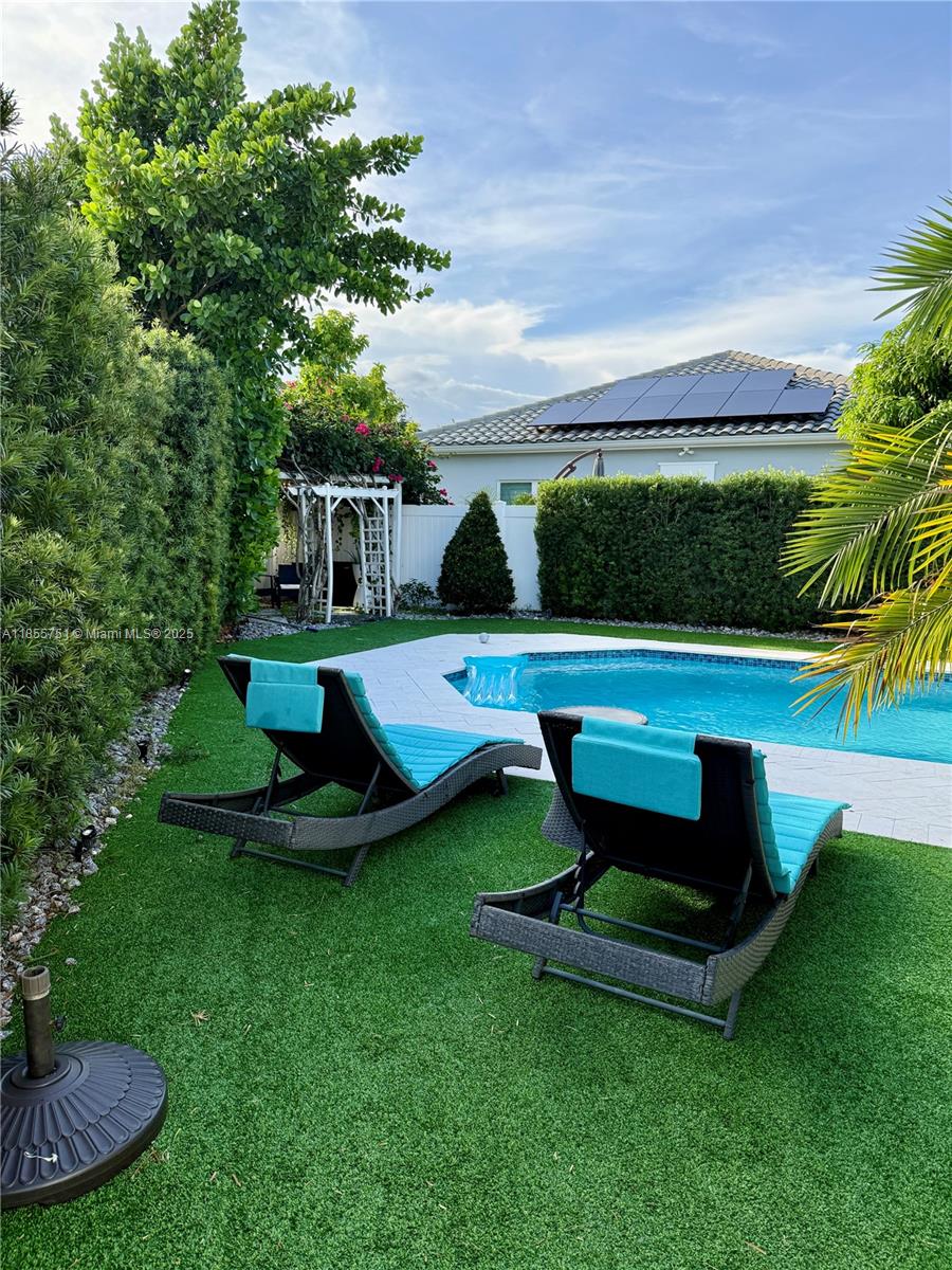 KENDALL COMMONS RESIDENTI - Residential