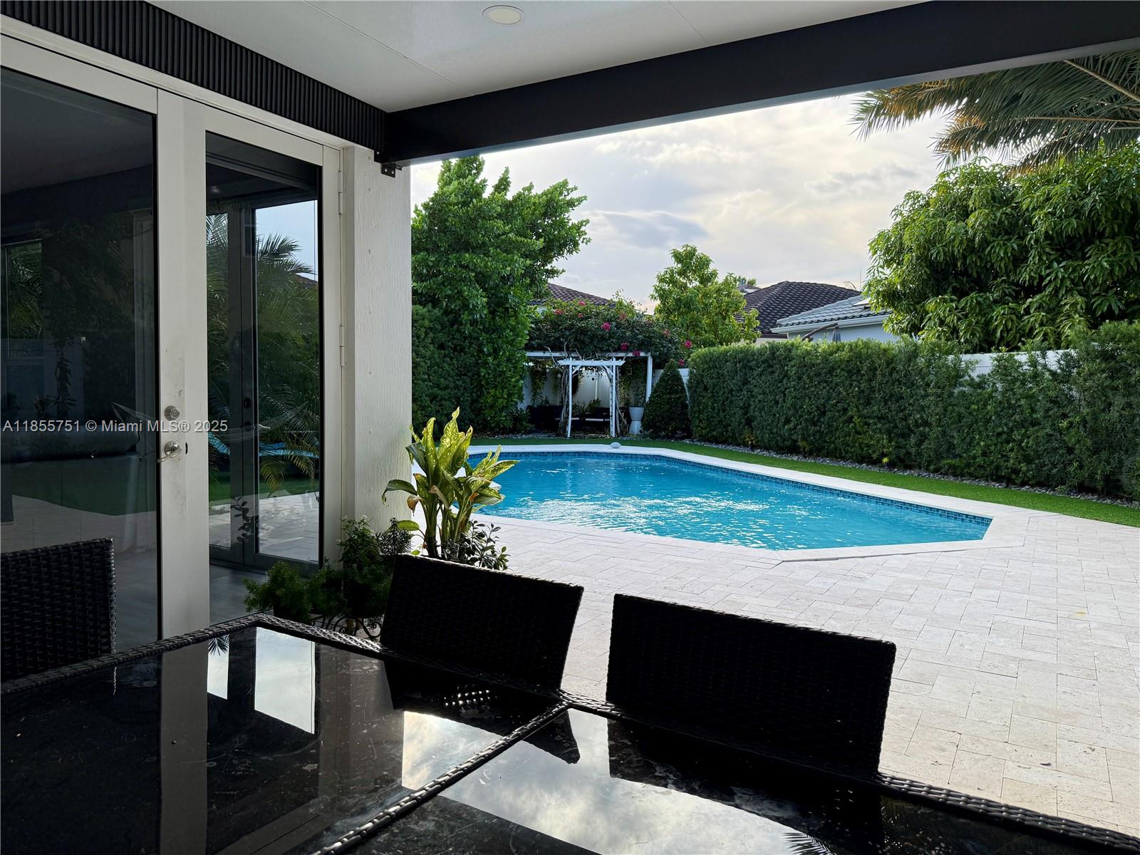 KENDALL COMMONS RESIDENTI - Residential