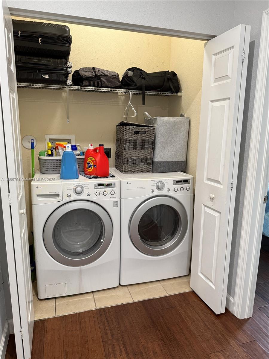 KENDALL COMMONS RESIDENTI - Residential