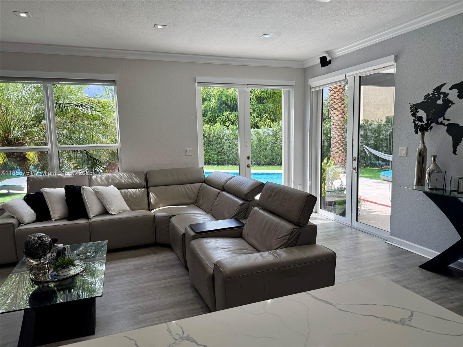 KENDALL COMMONS RESIDENTI - Residential