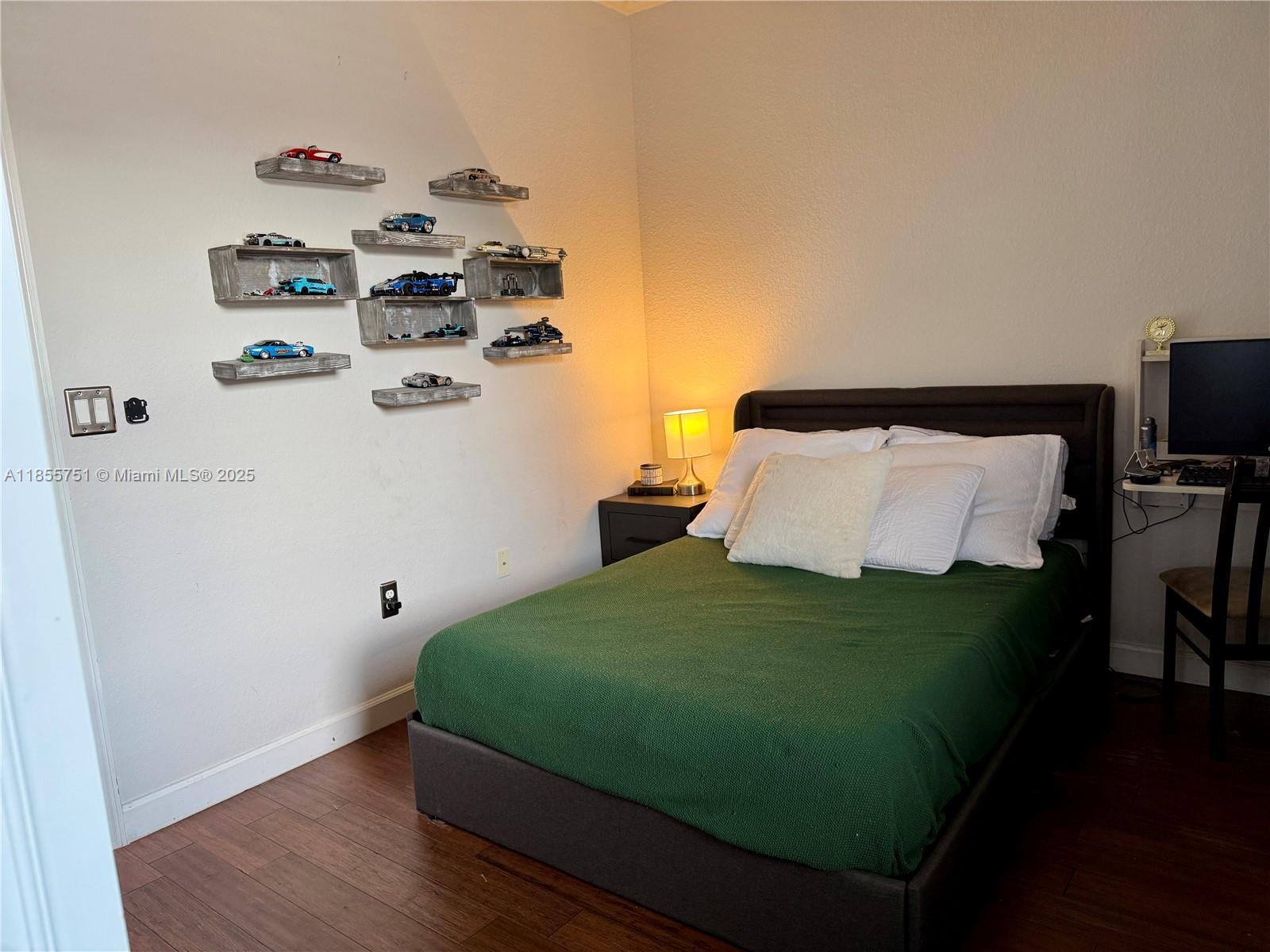 KENDALL COMMONS RESIDENTI - Residential