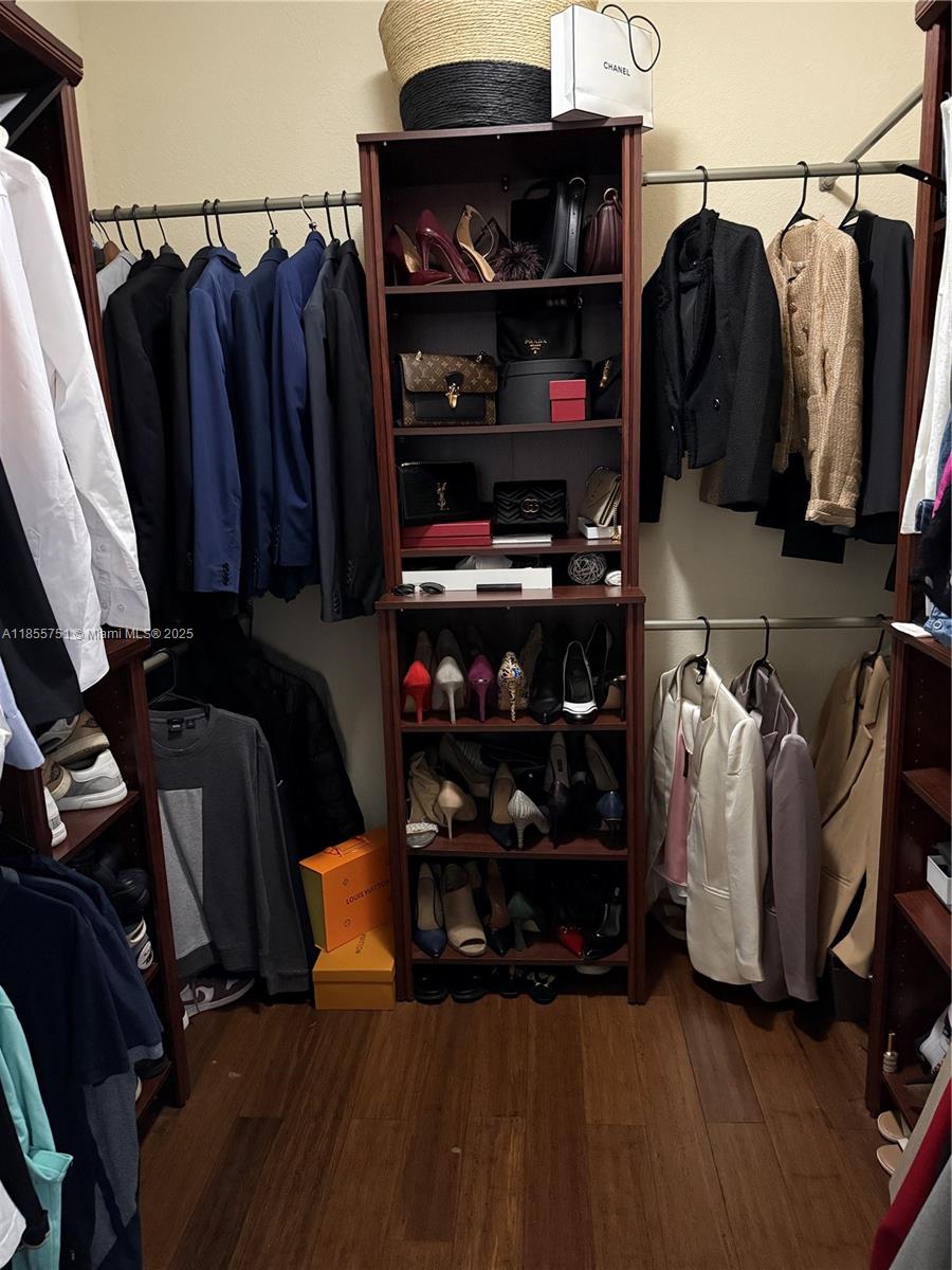 KENDALL COMMONS RESIDENTI - Residential