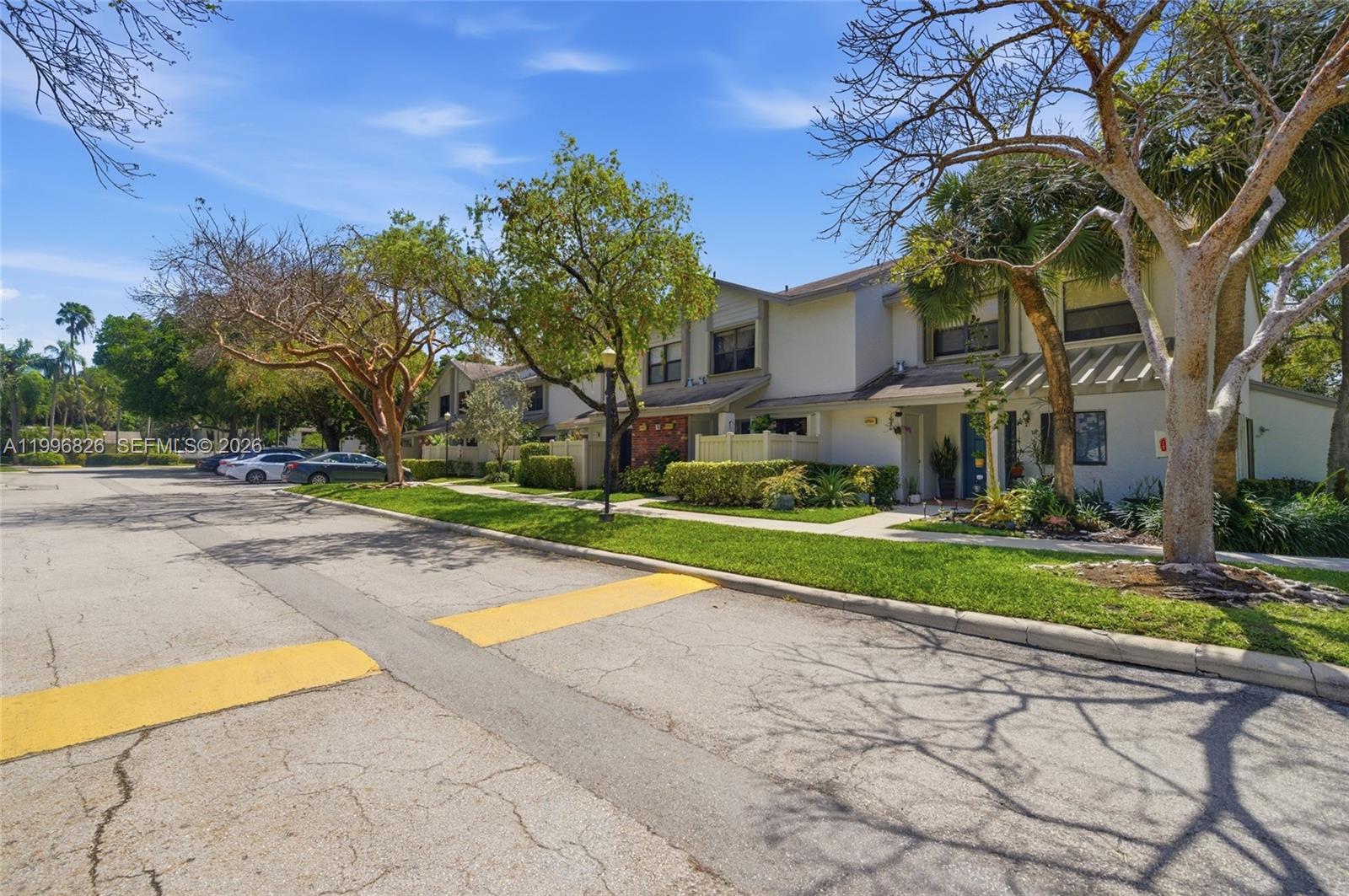 BAYWOOD VILLAGE II-B COND - Residential