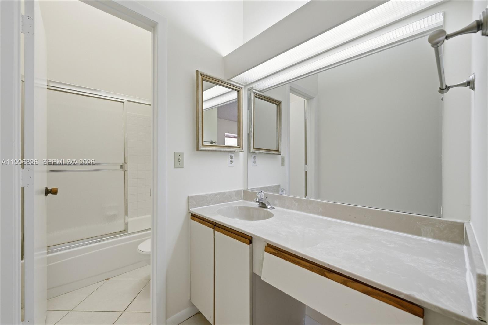 BAYWOOD VILLAGE II-B COND - Residential