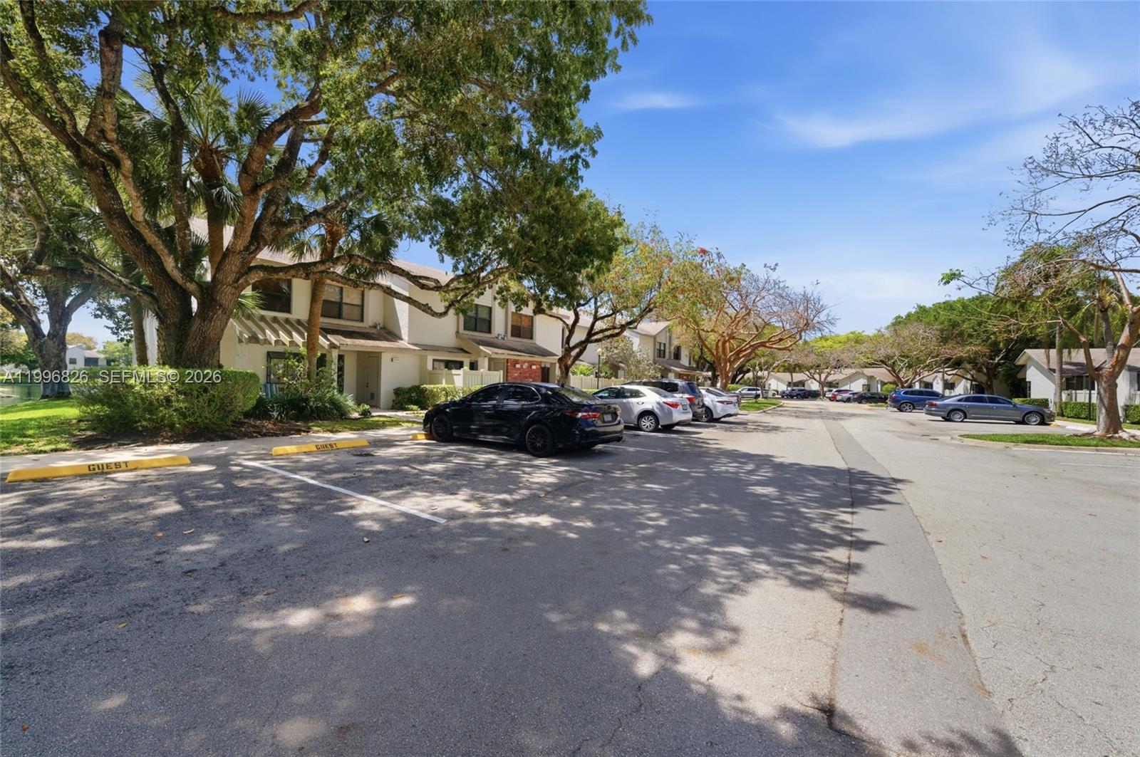 BAYWOOD VILLAGE II-B COND - Residential