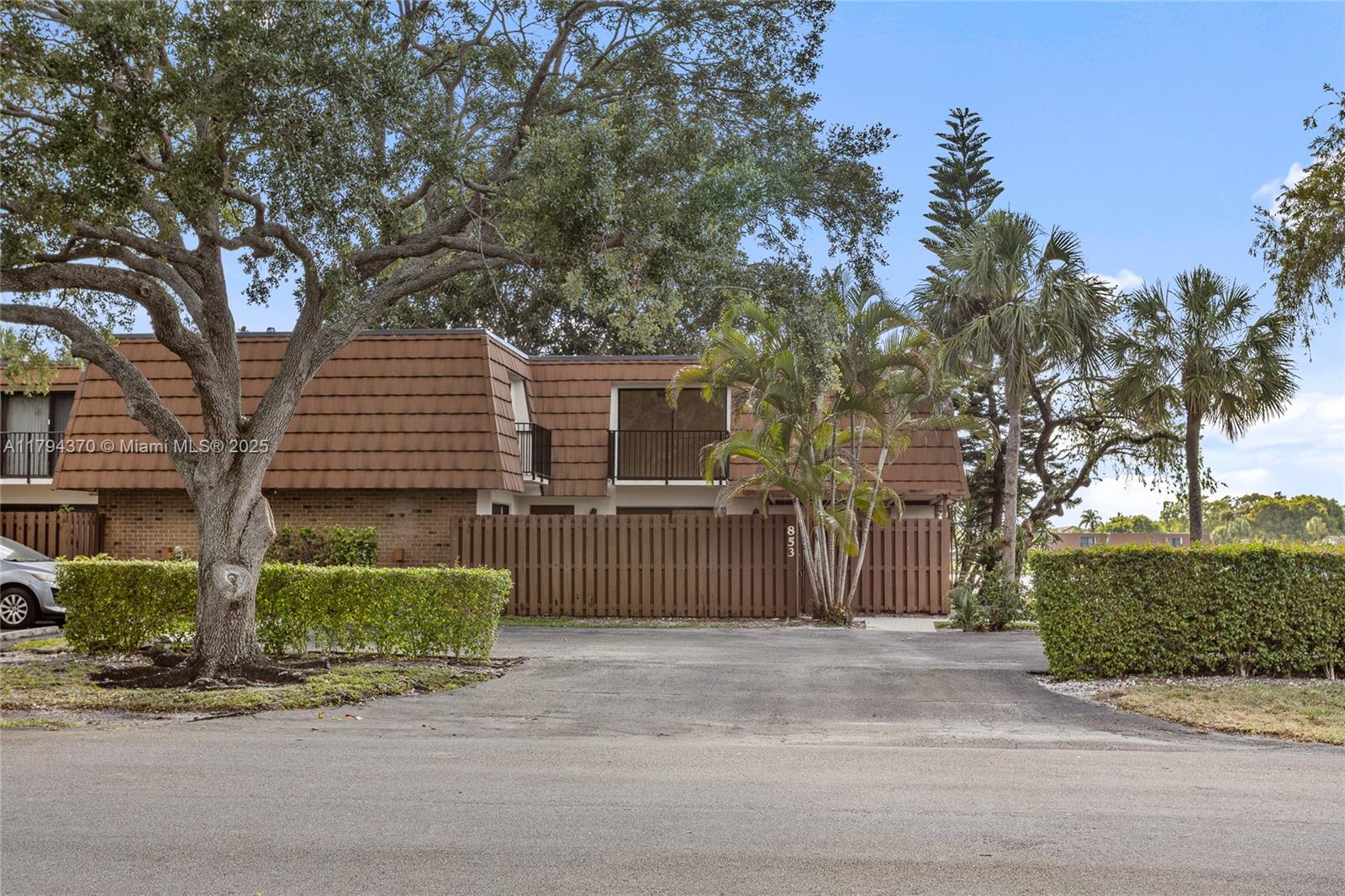 Property for Sale at 853 Sw 118th Ter, Davie, Broward County, Florida - Bedrooms: 3 
Bathrooms: 3  - $475,000