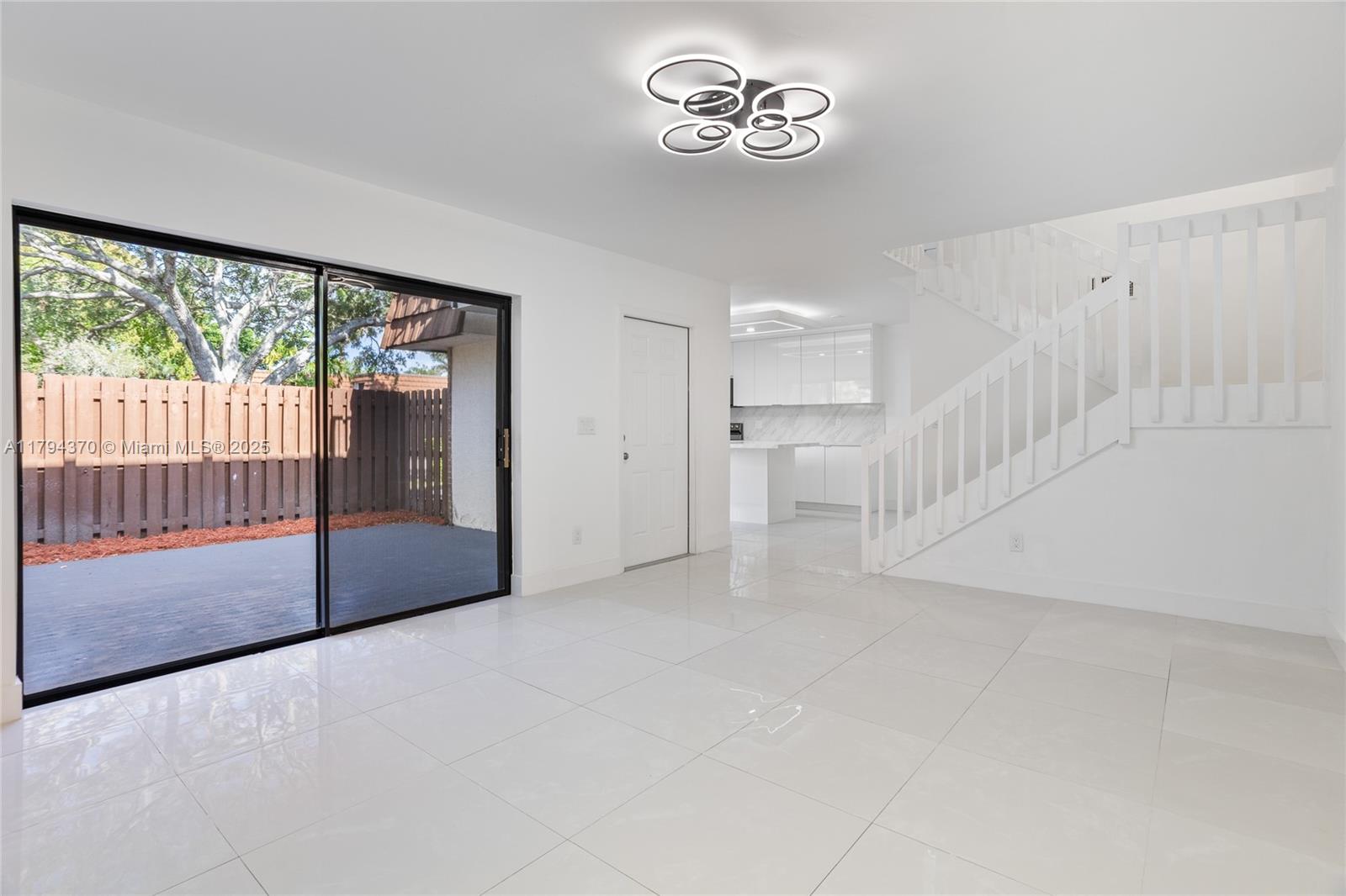 853 SW 118th Ter