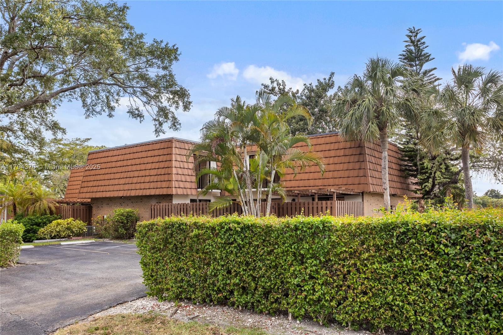 853 SW 118th Ter